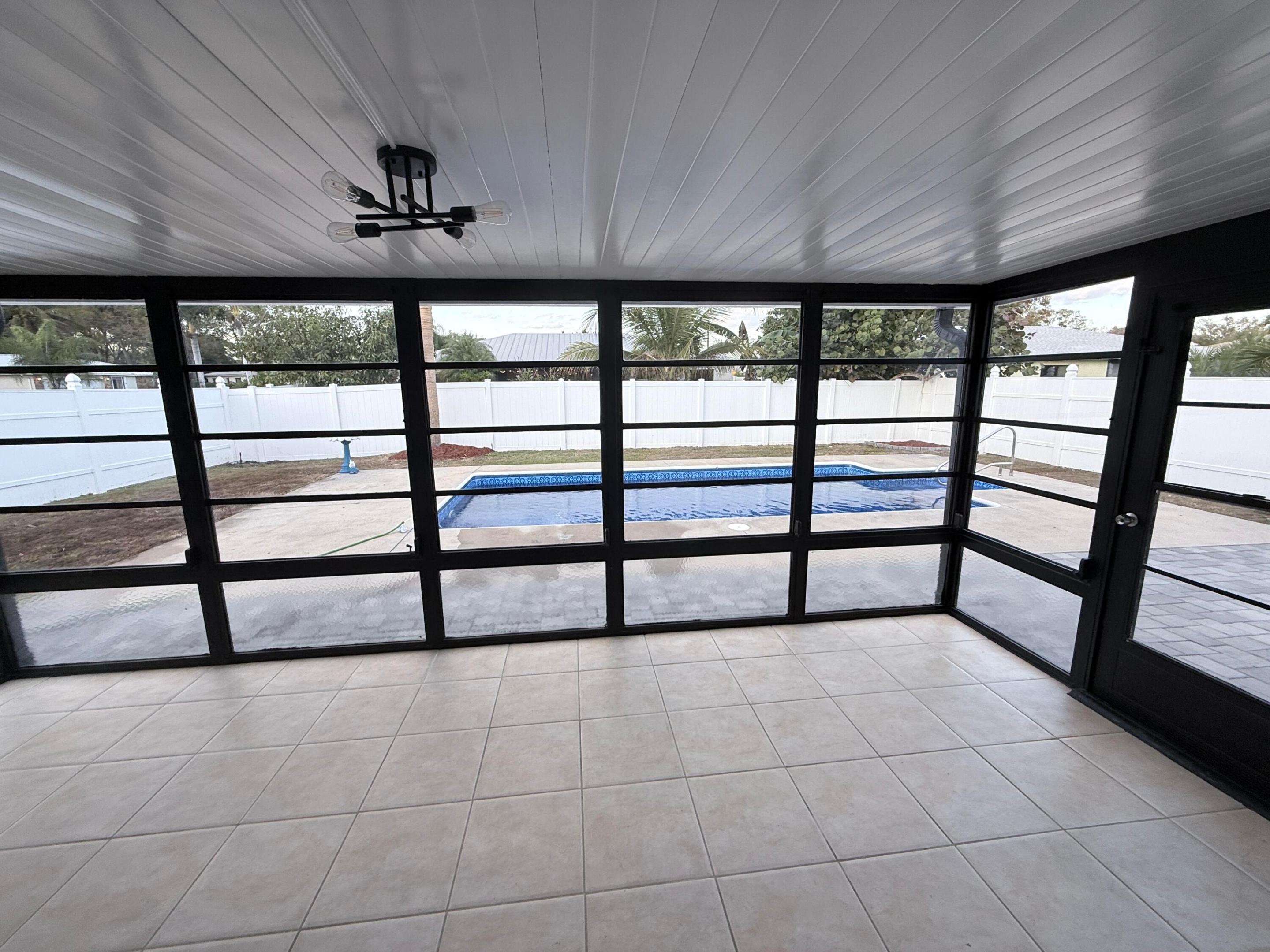 LAURELWOOD SUB UNIT 4 - Residential