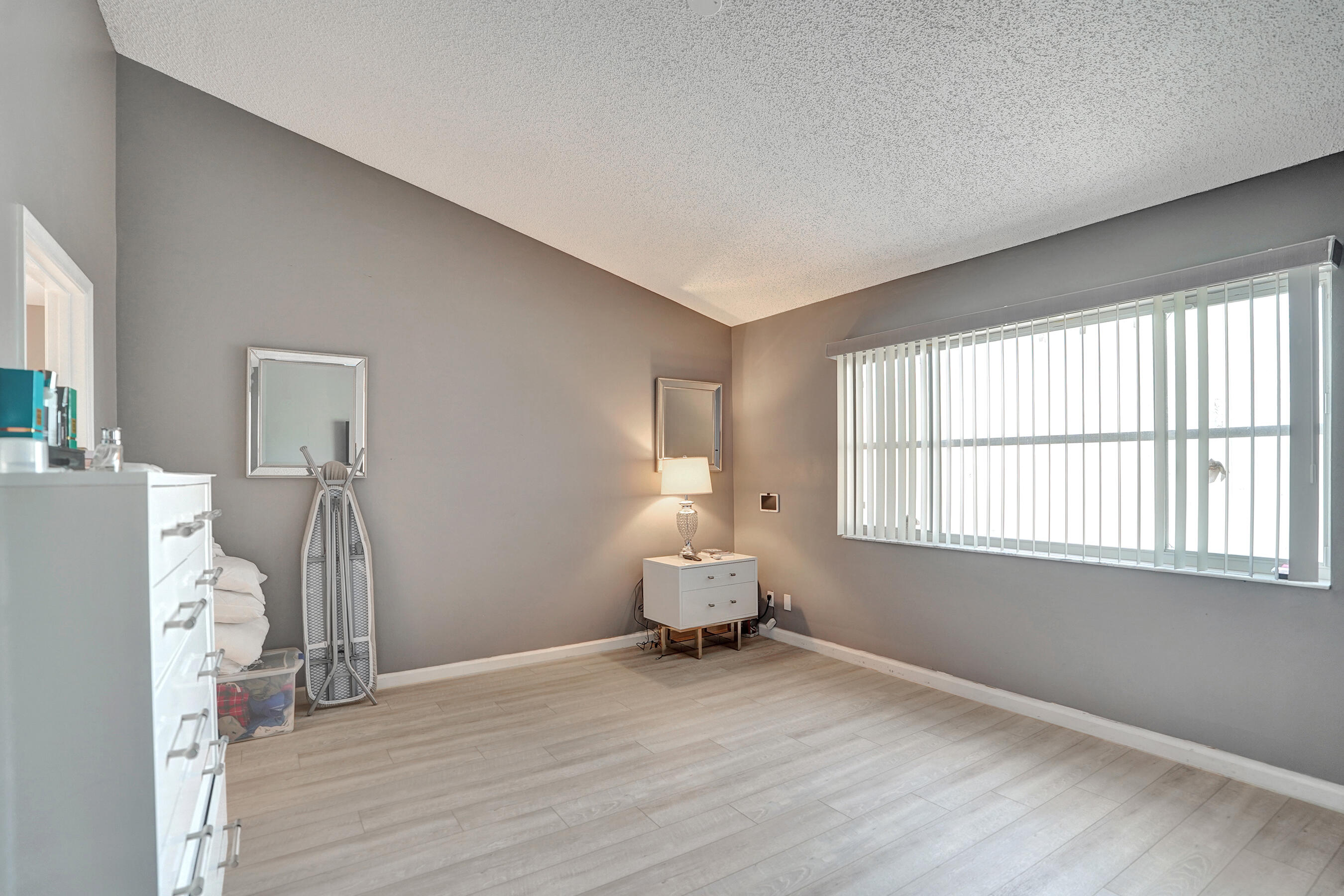 LAND SECTION 8 - Residential