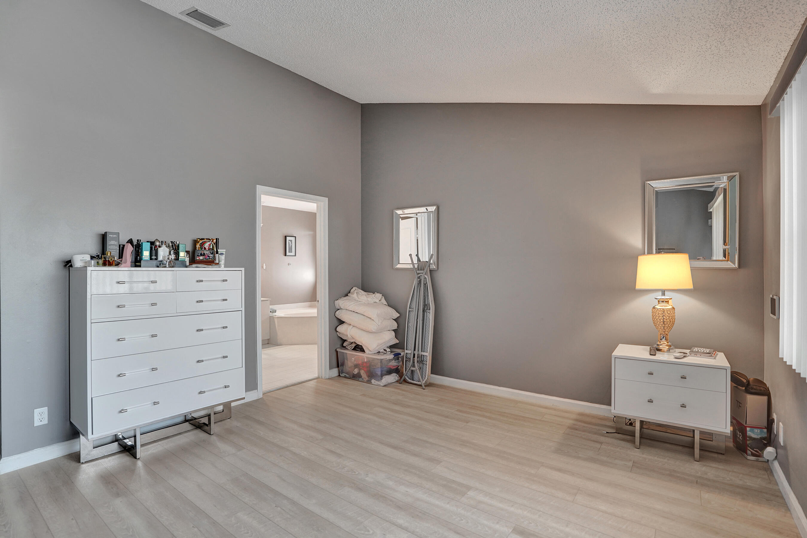LAND SECTION 8 - Residential
