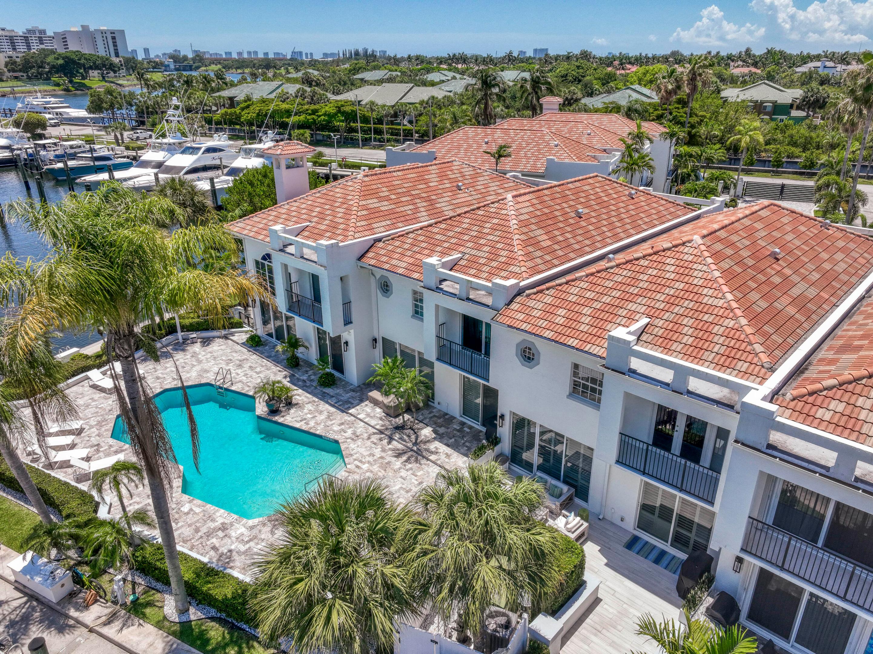 Harbour Point Townhomes - Residential