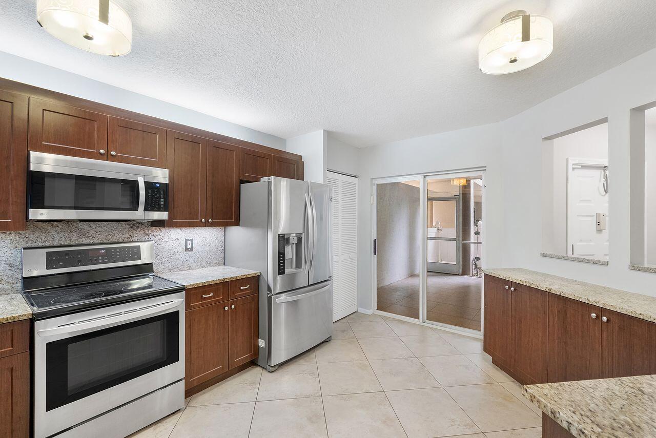 WELDON CONDOMINIUM - Residential