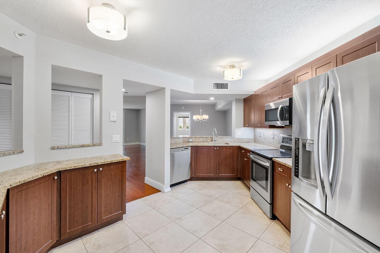WELDON CONDOMINIUM - Residential