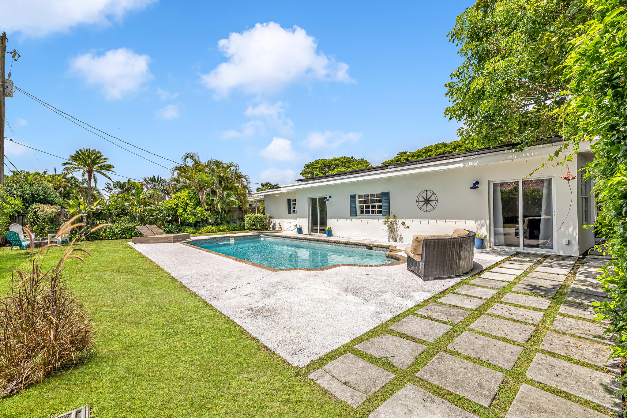 LIGHTHOUSE MANOR - Residential