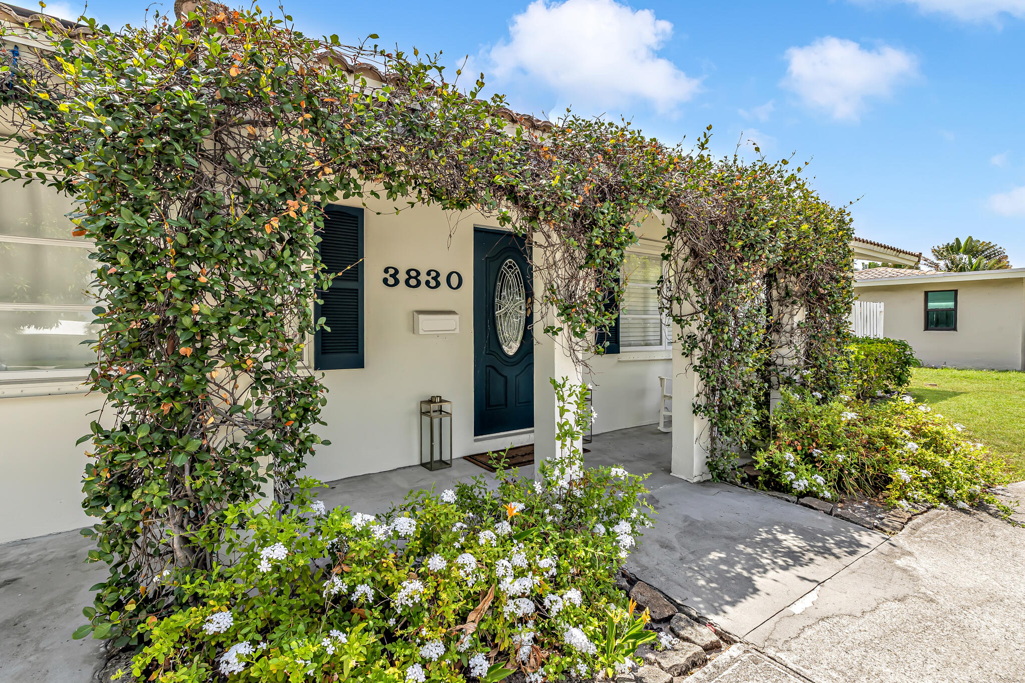 LIGHTHOUSE MANOR - Residential
