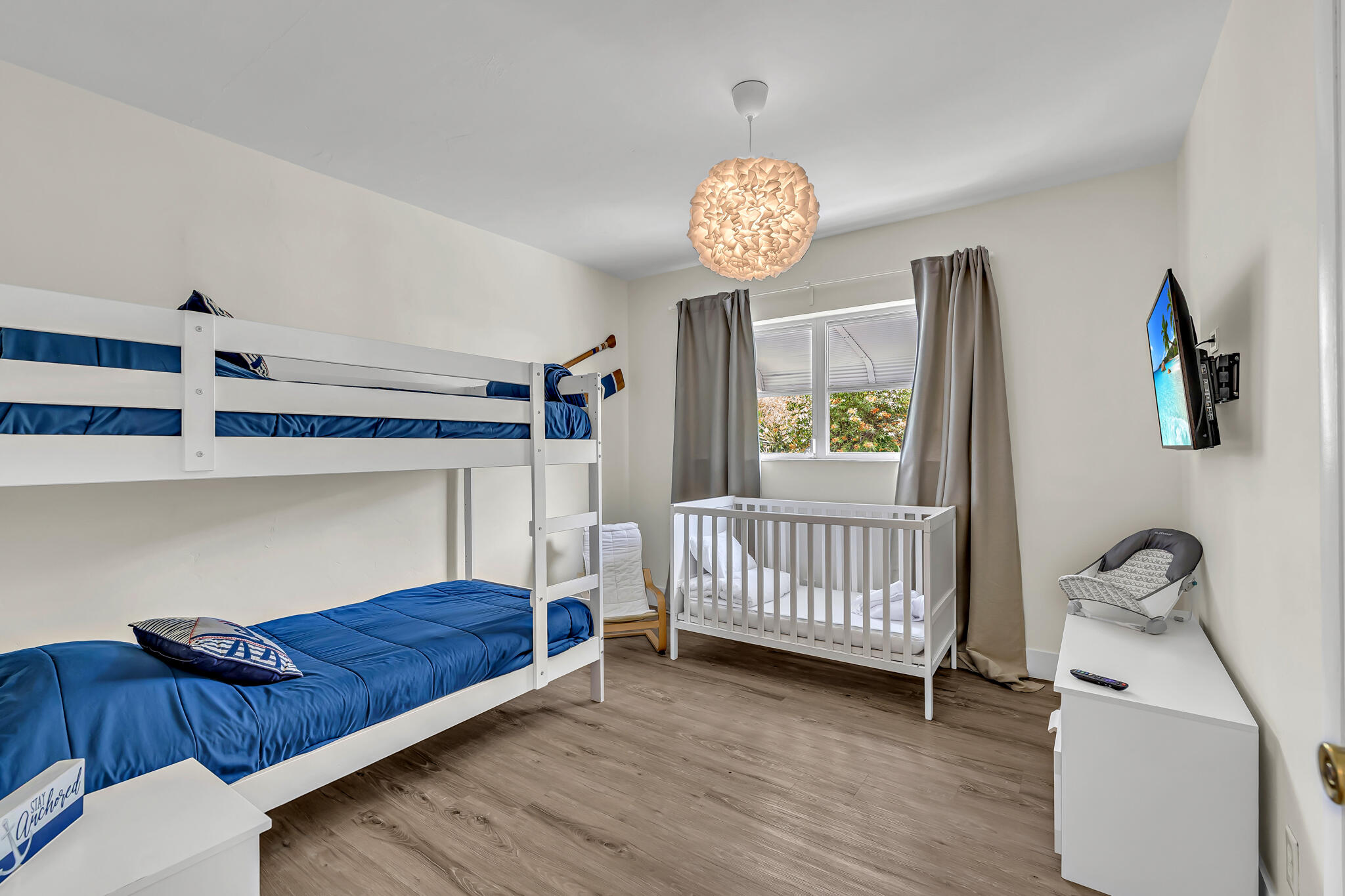 LIGHTHOUSE MANOR - Residential