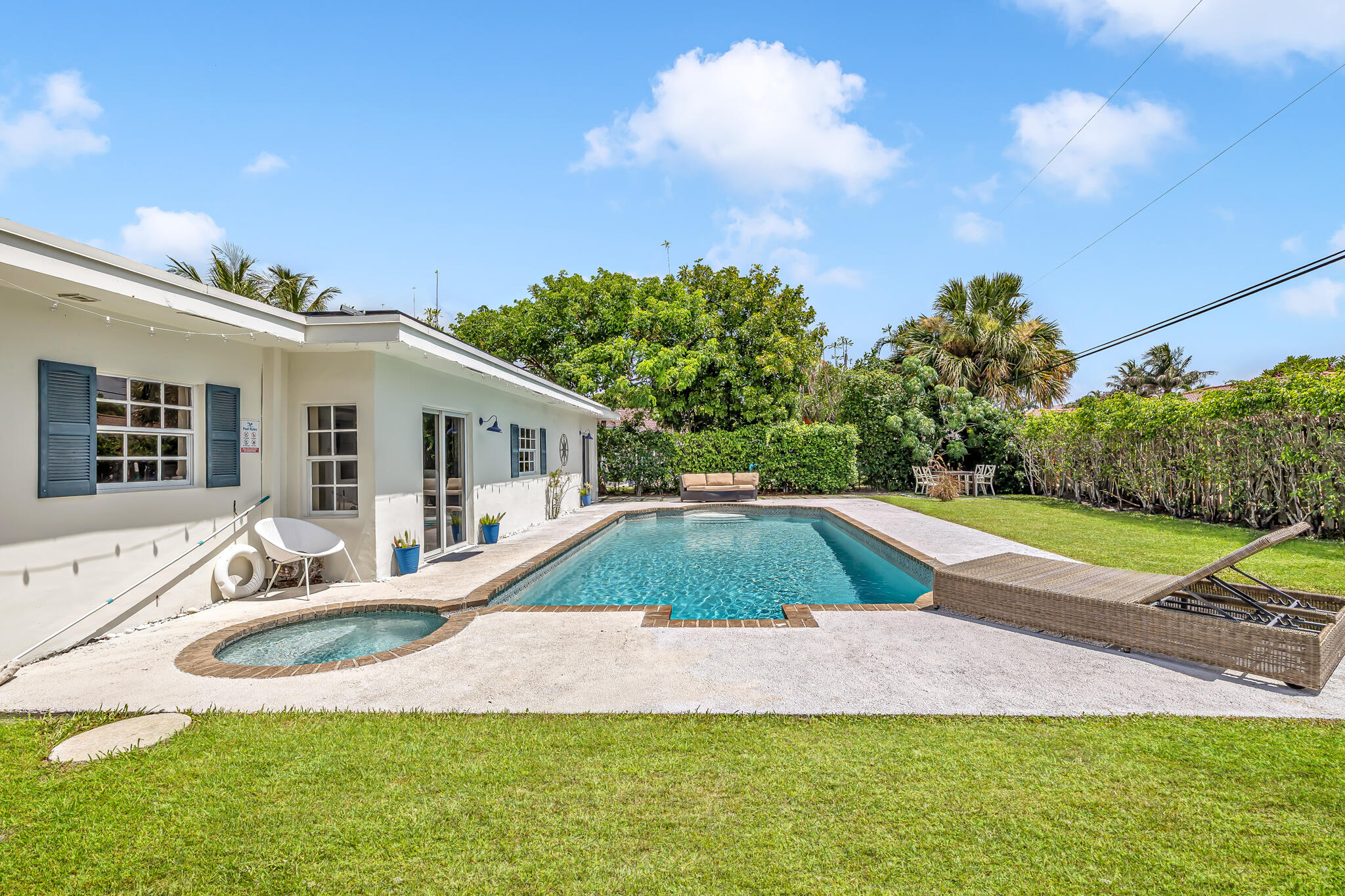 LIGHTHOUSE MANOR - Residential
