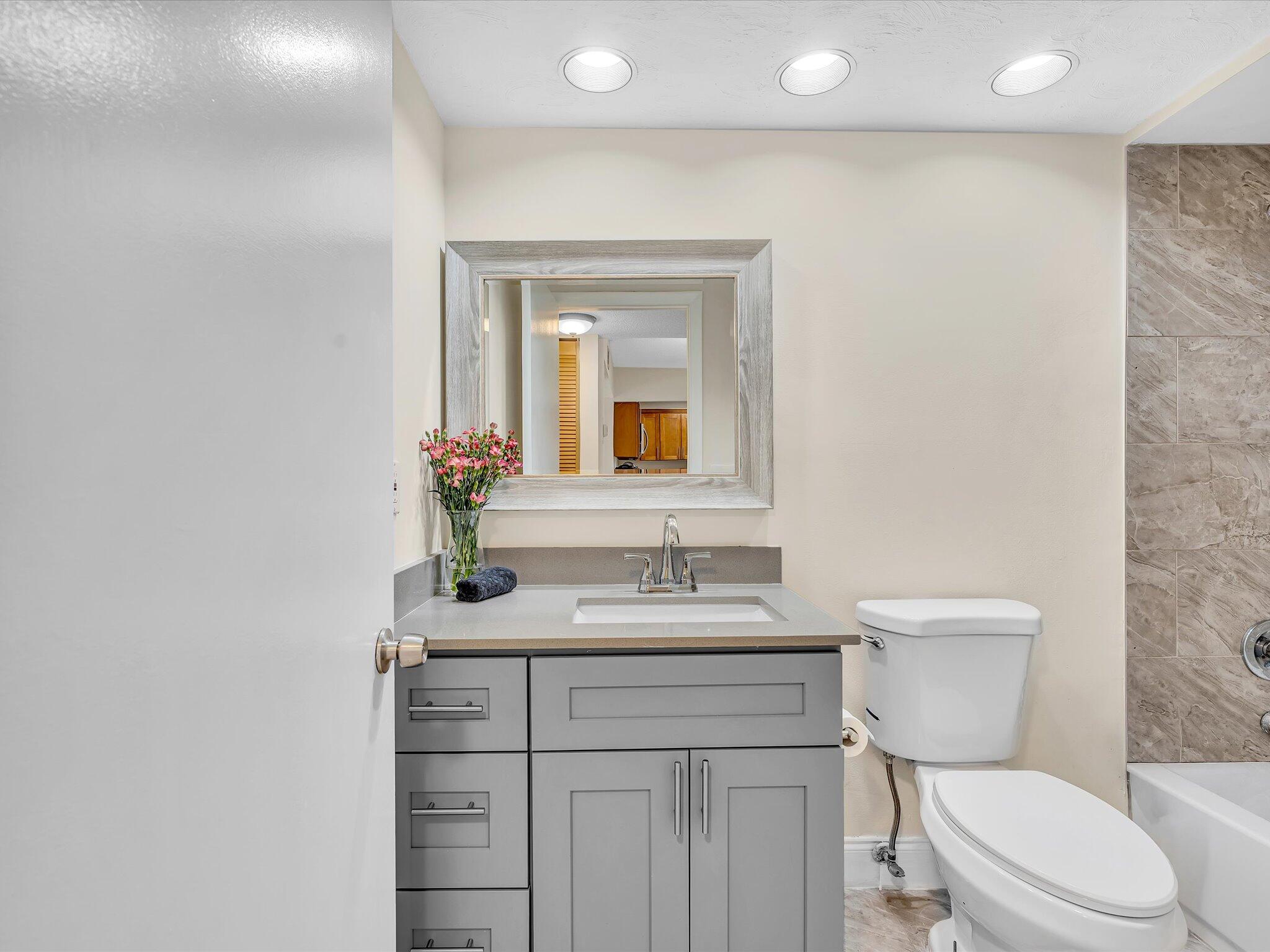 CASA DEL RIO CONDO - Residential Lease
