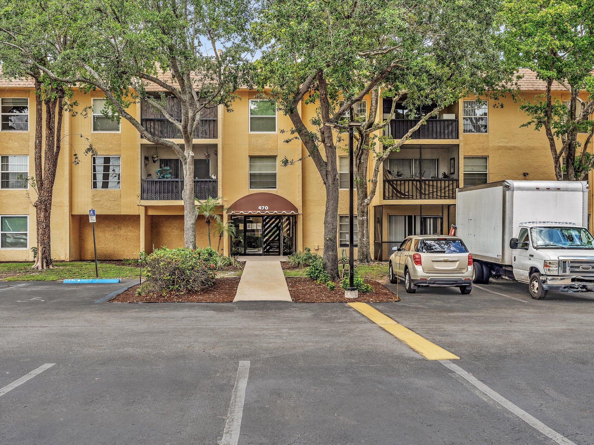 CASA DEL RIO CONDO - Residential Lease