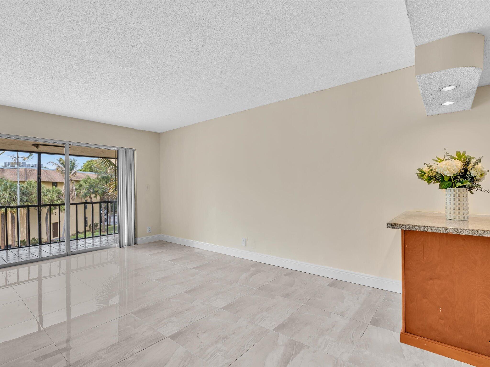 CASA DEL RIO CONDO - Residential Lease