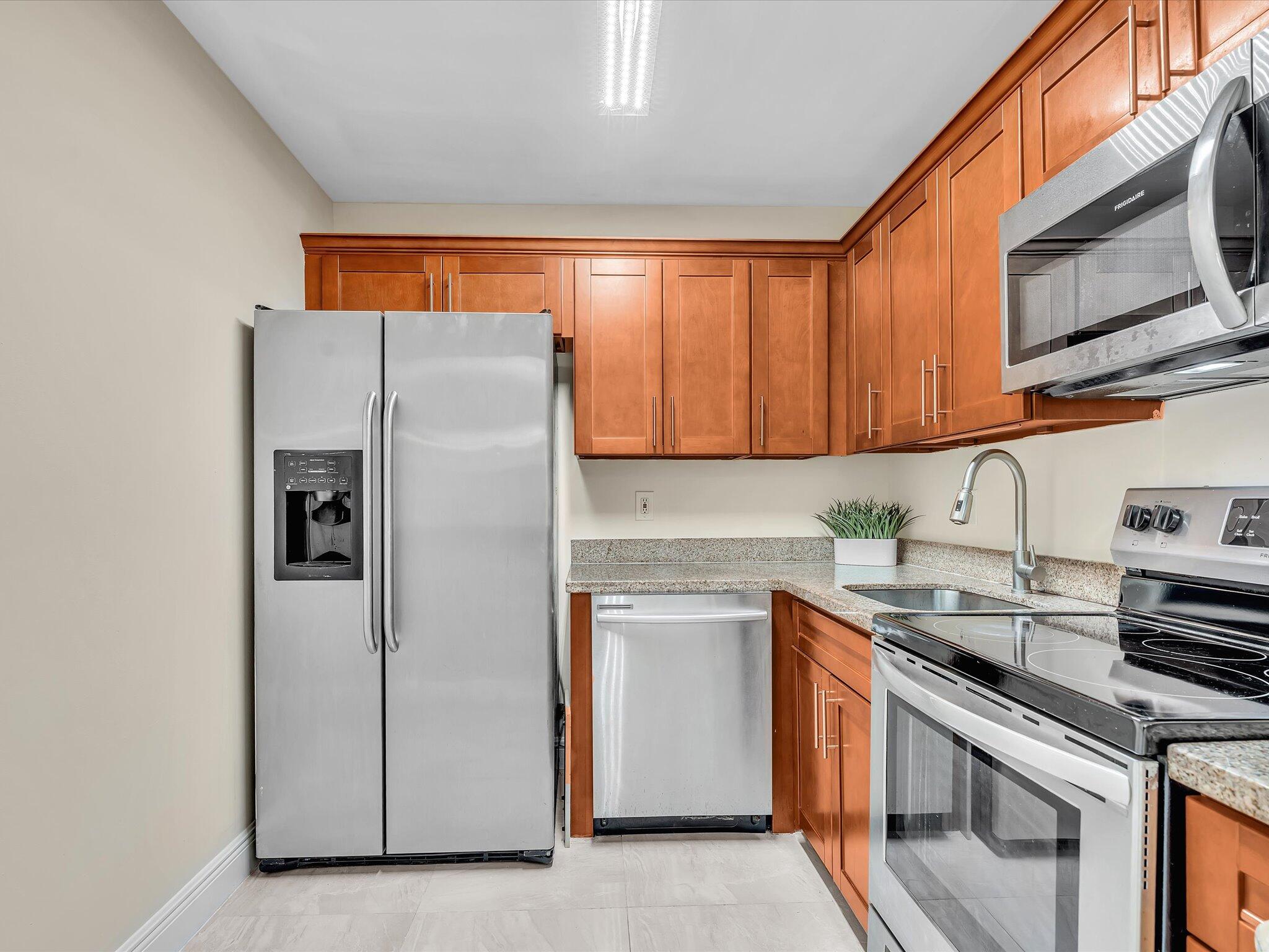 CASA DEL RIO CONDO - Residential Lease
