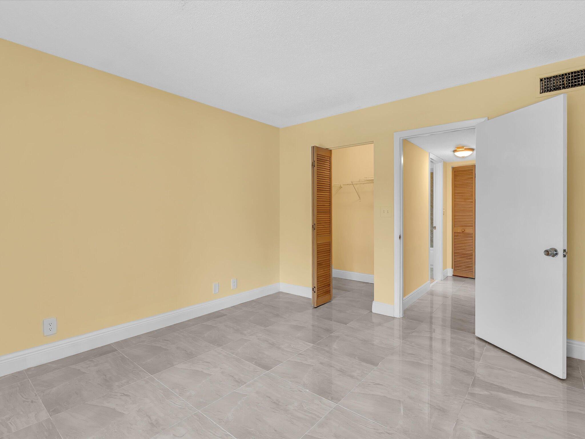 CASA DEL RIO CONDO - Residential Lease