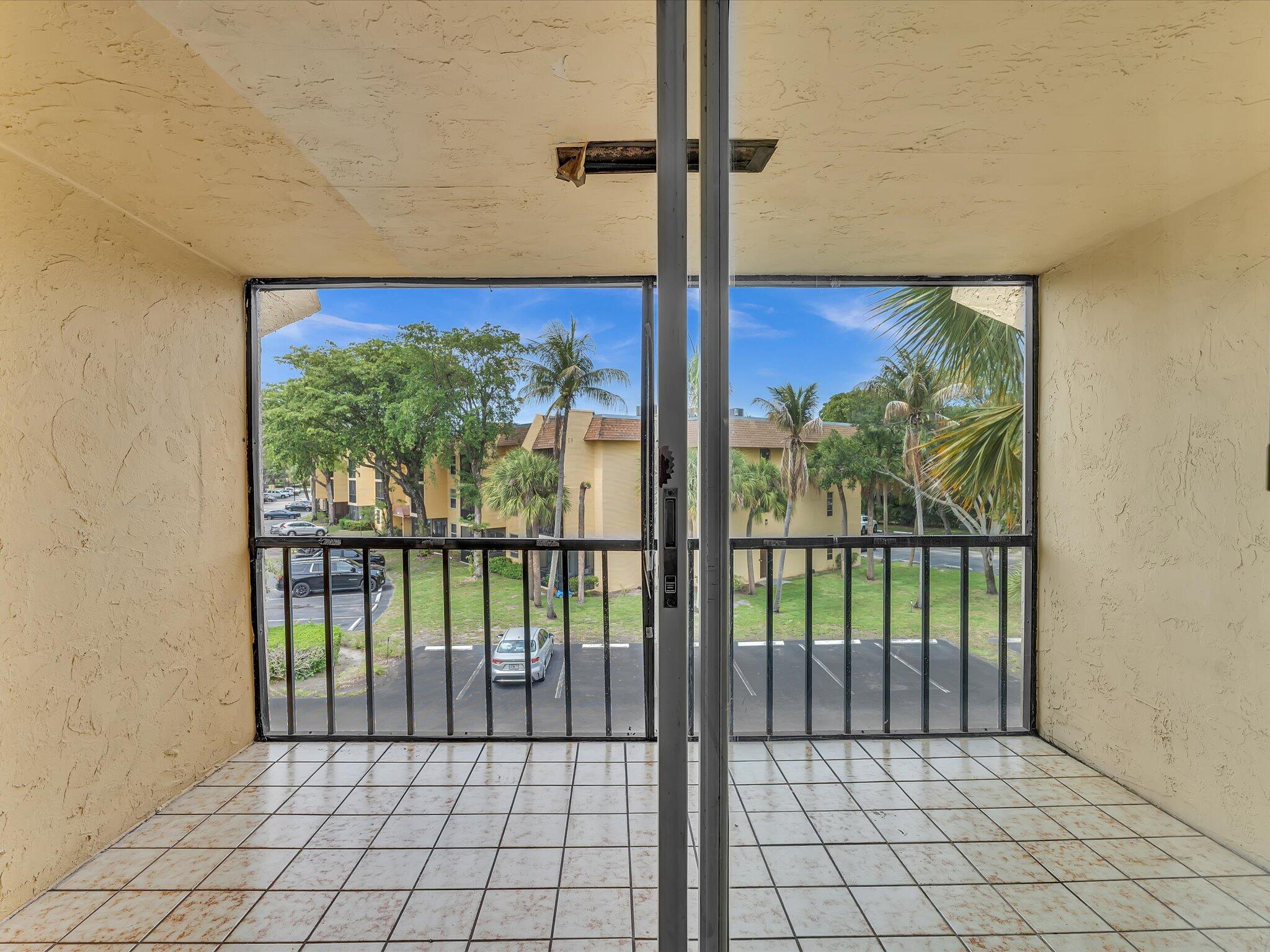 CASA DEL RIO CONDO - Residential Lease