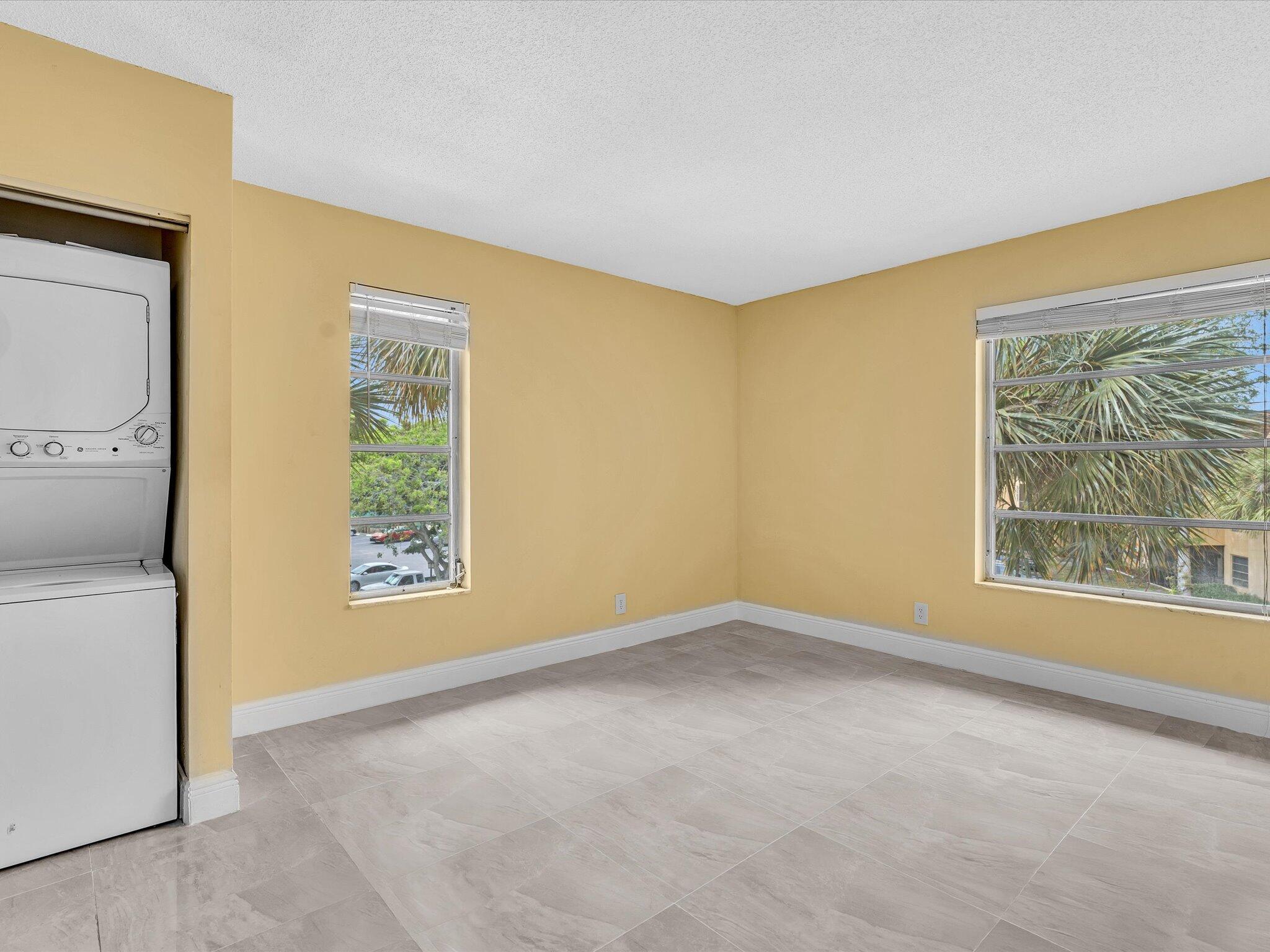 CASA DEL RIO CONDO - Residential Lease