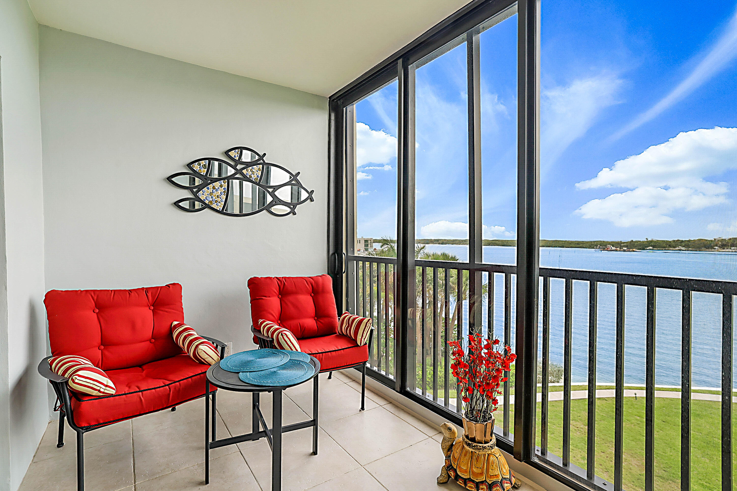 BROADVIEW CONDO - Residential