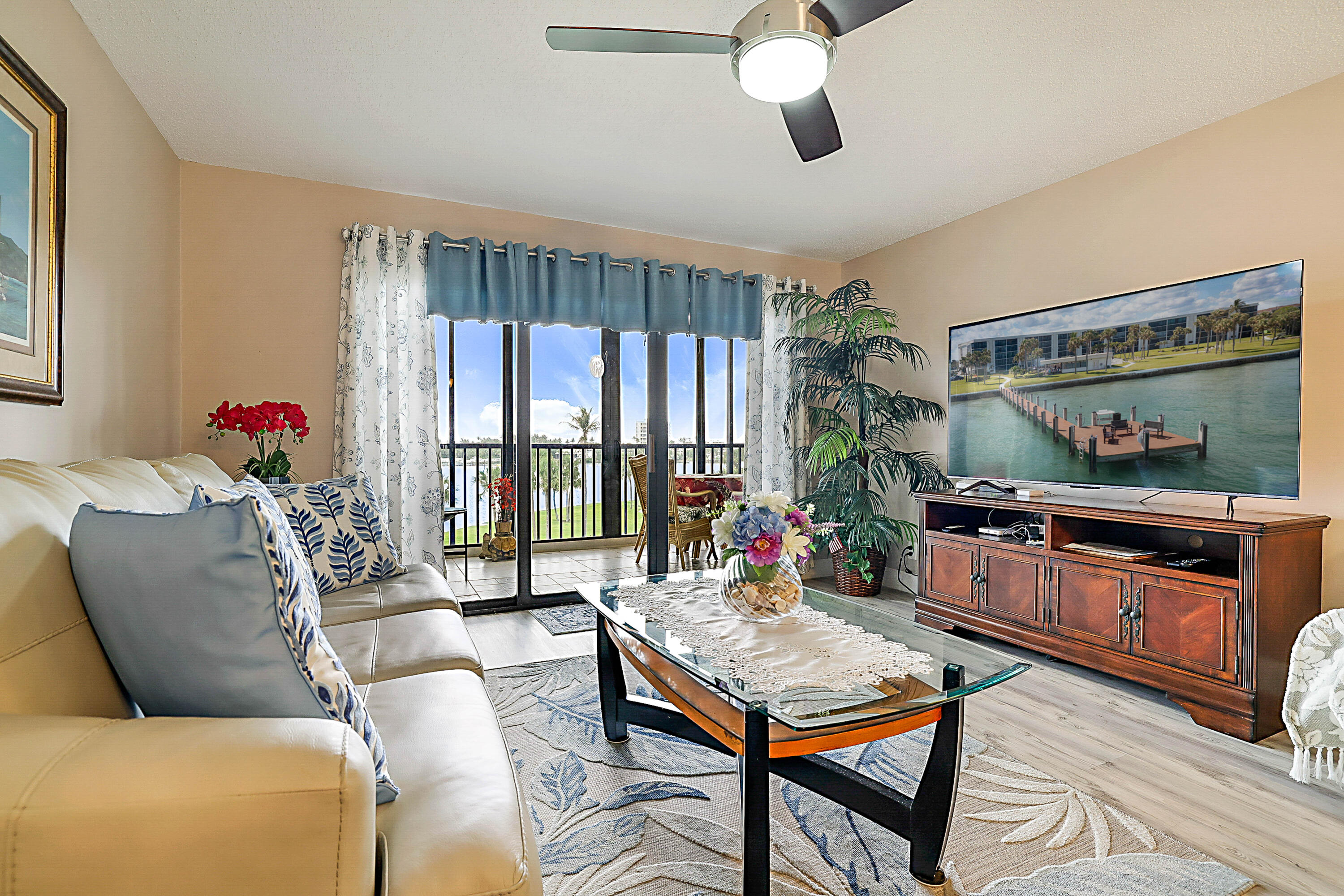 BROADVIEW CONDO - Residential