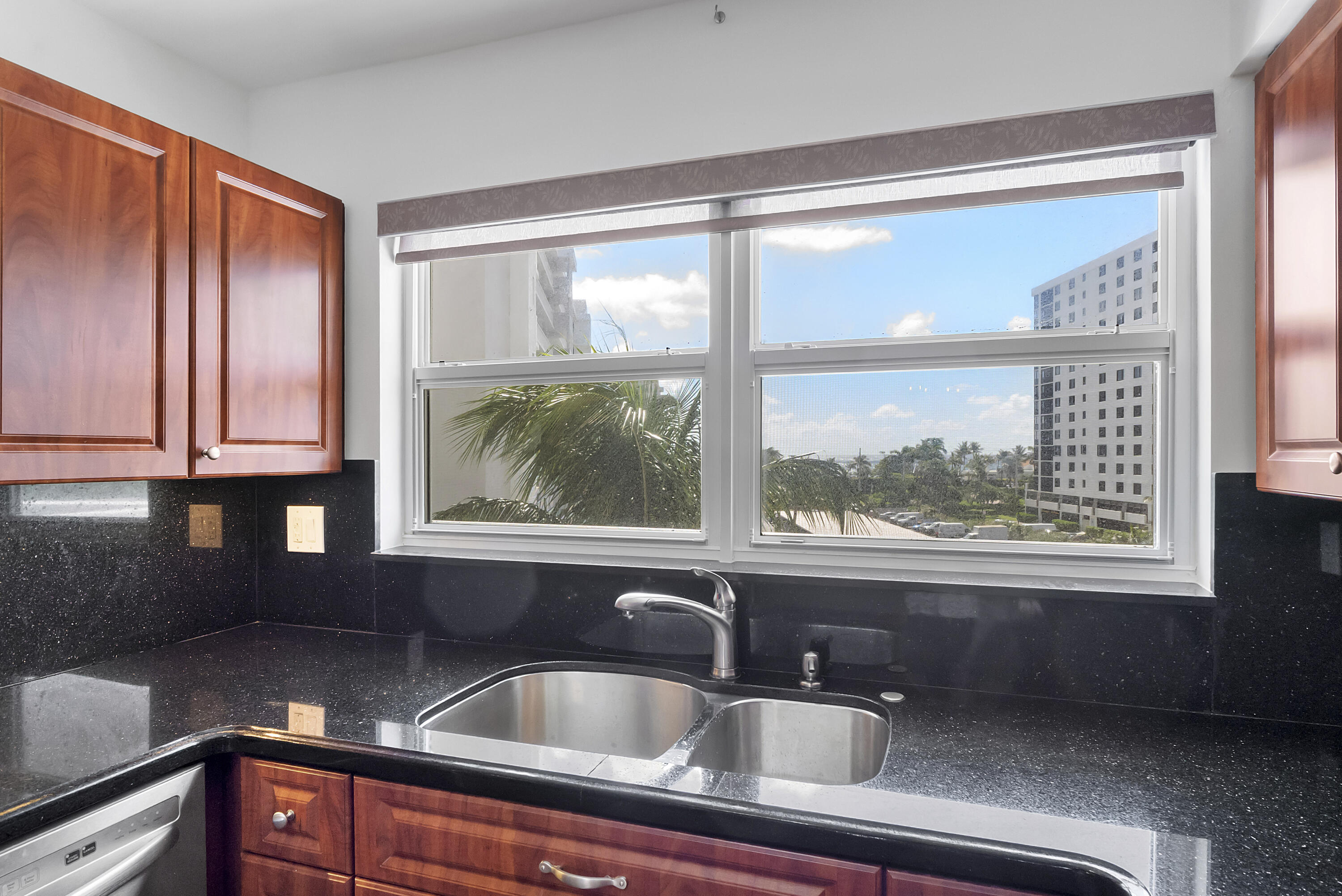 SEAGATE OF HIGHLAND CONDO - Residential
