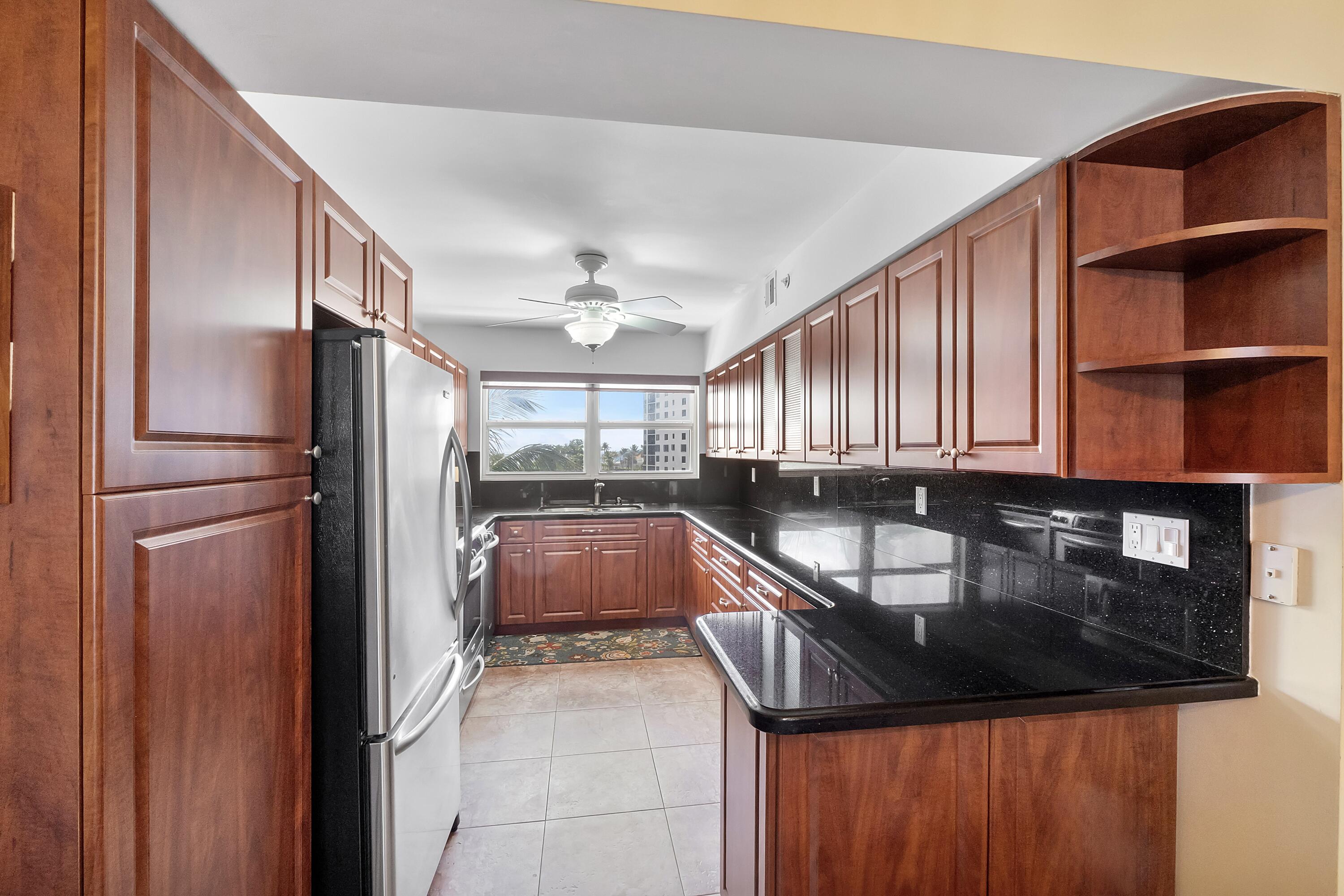 SEAGATE OF HIGHLAND CONDO - Residential