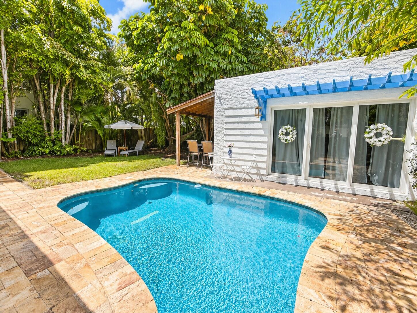 LAS OLAS PARK CORR PLAT - Residential Lease