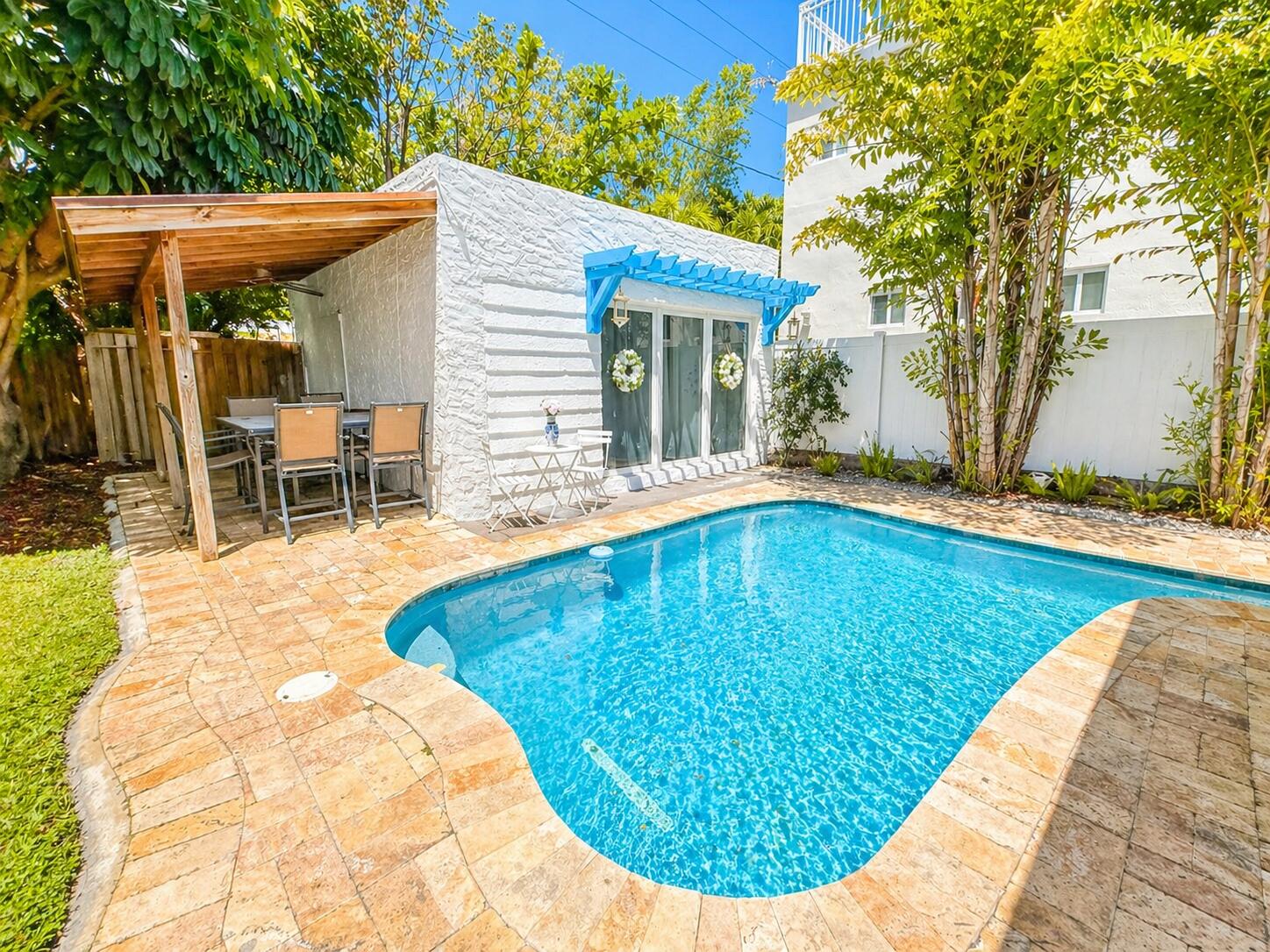 LAS OLAS PARK CORR PLAT - Residential Lease