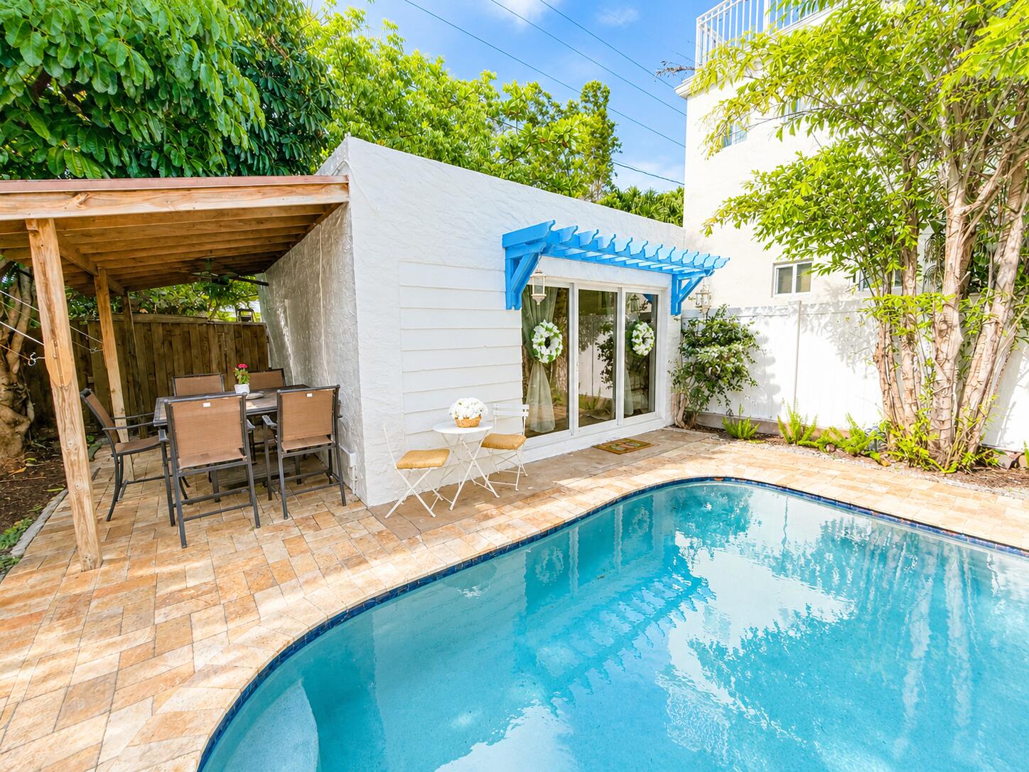 LAS OLAS PARK CORR PLAT - Residential Lease