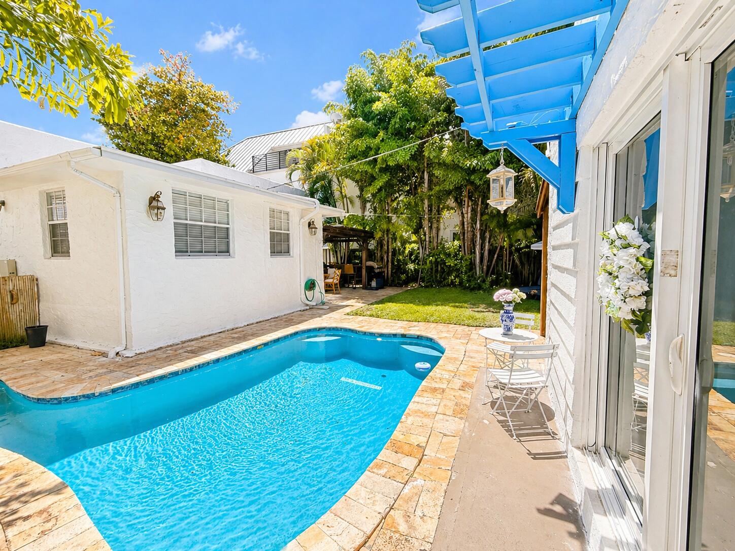 LAS OLAS PARK CORR PLAT - Residential Lease