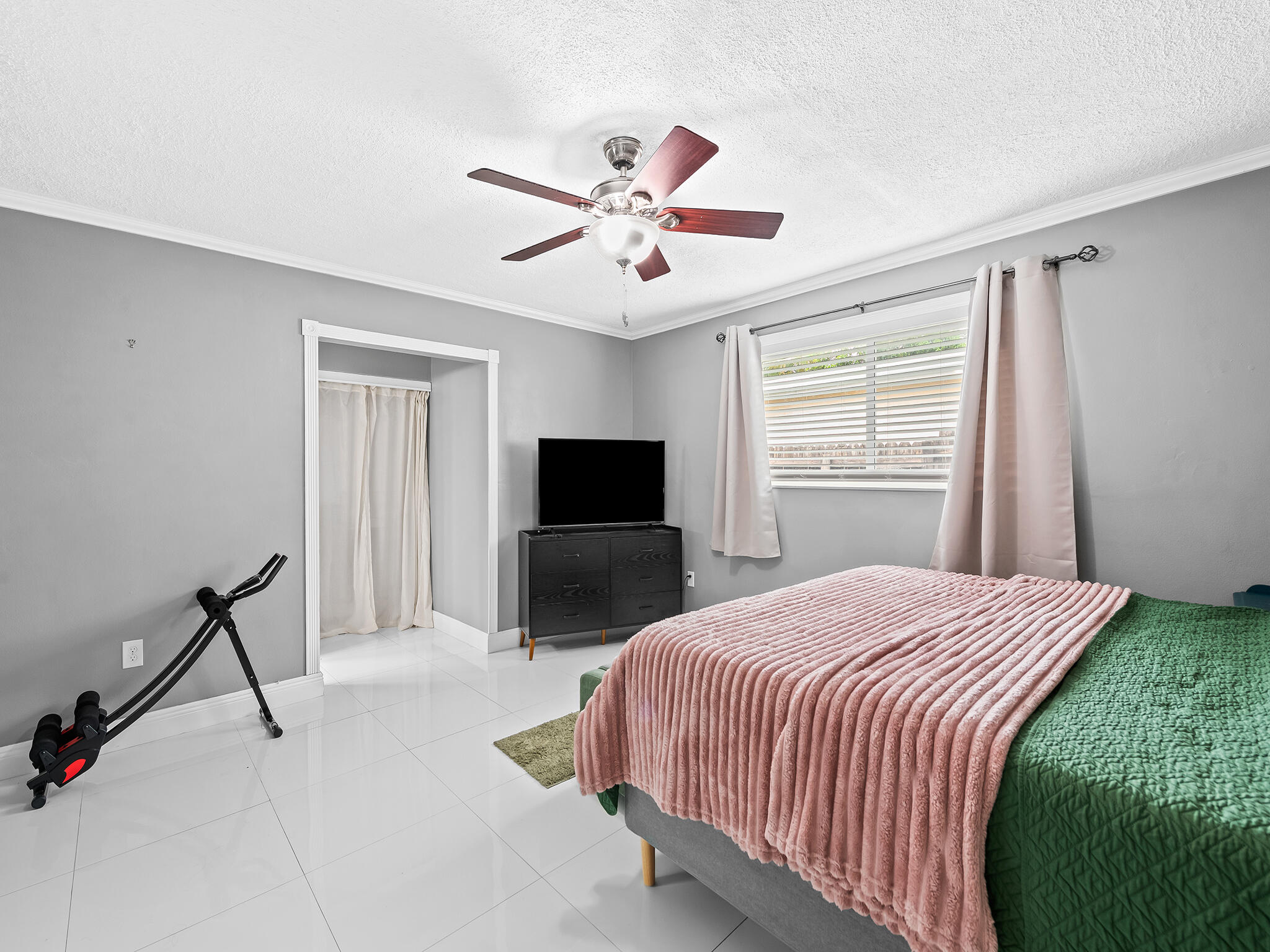 NOB HILL ESTATES 1 SEC - Residential Lease