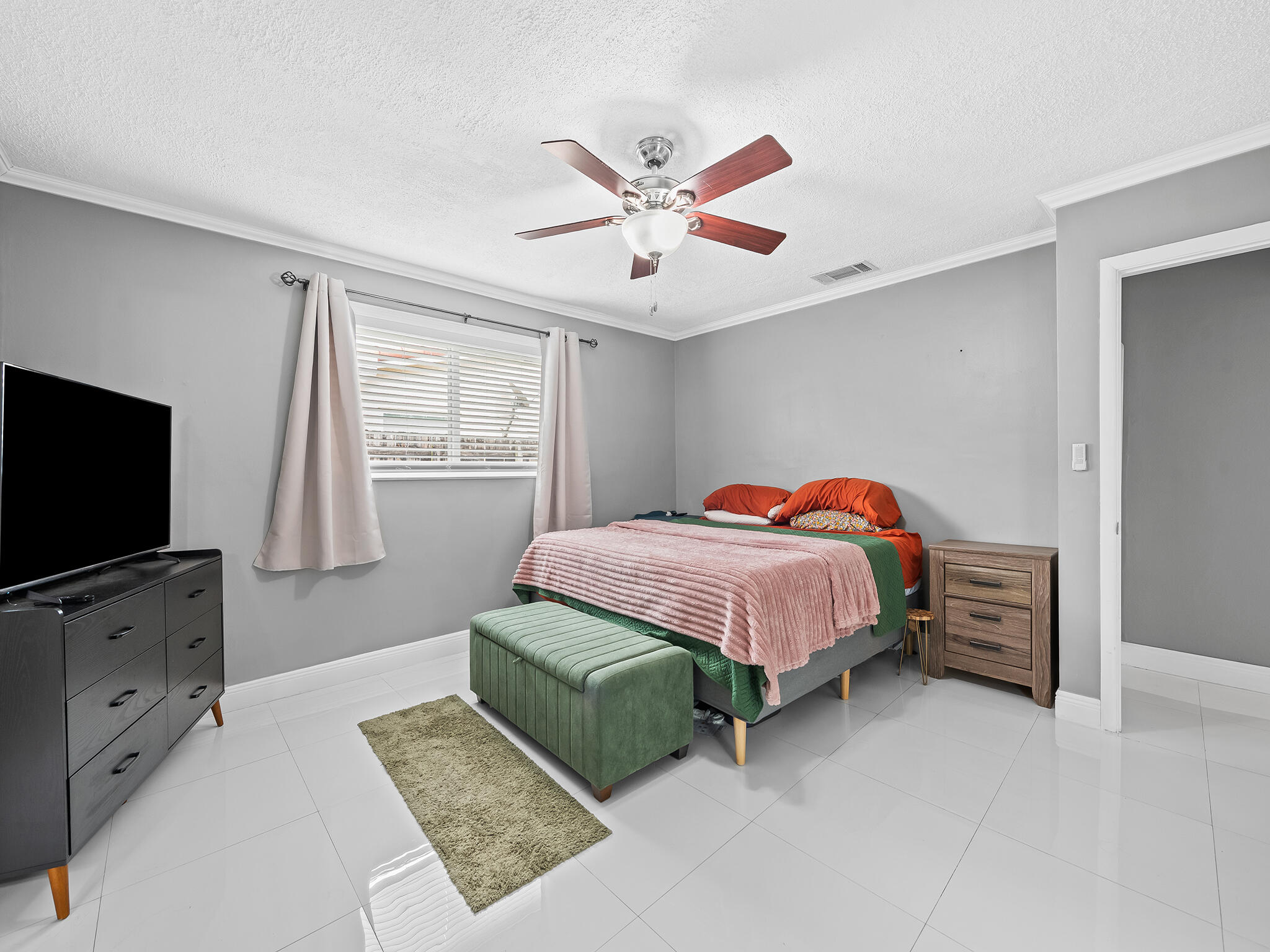 NOB HILL ESTATES 1 SEC - Residential Lease
