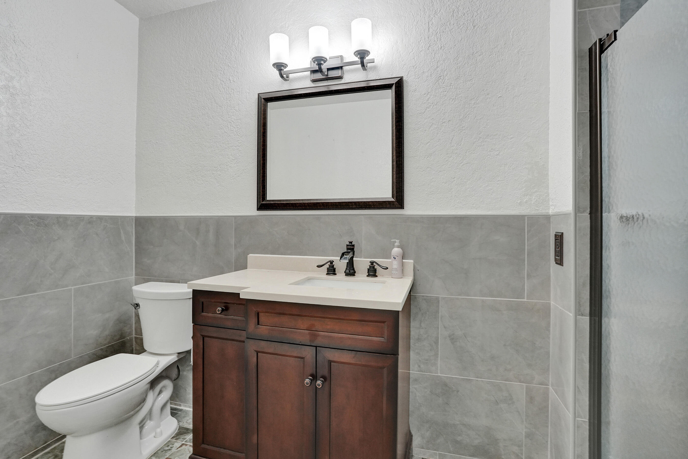 YACHT VIEW CONDO - Residential