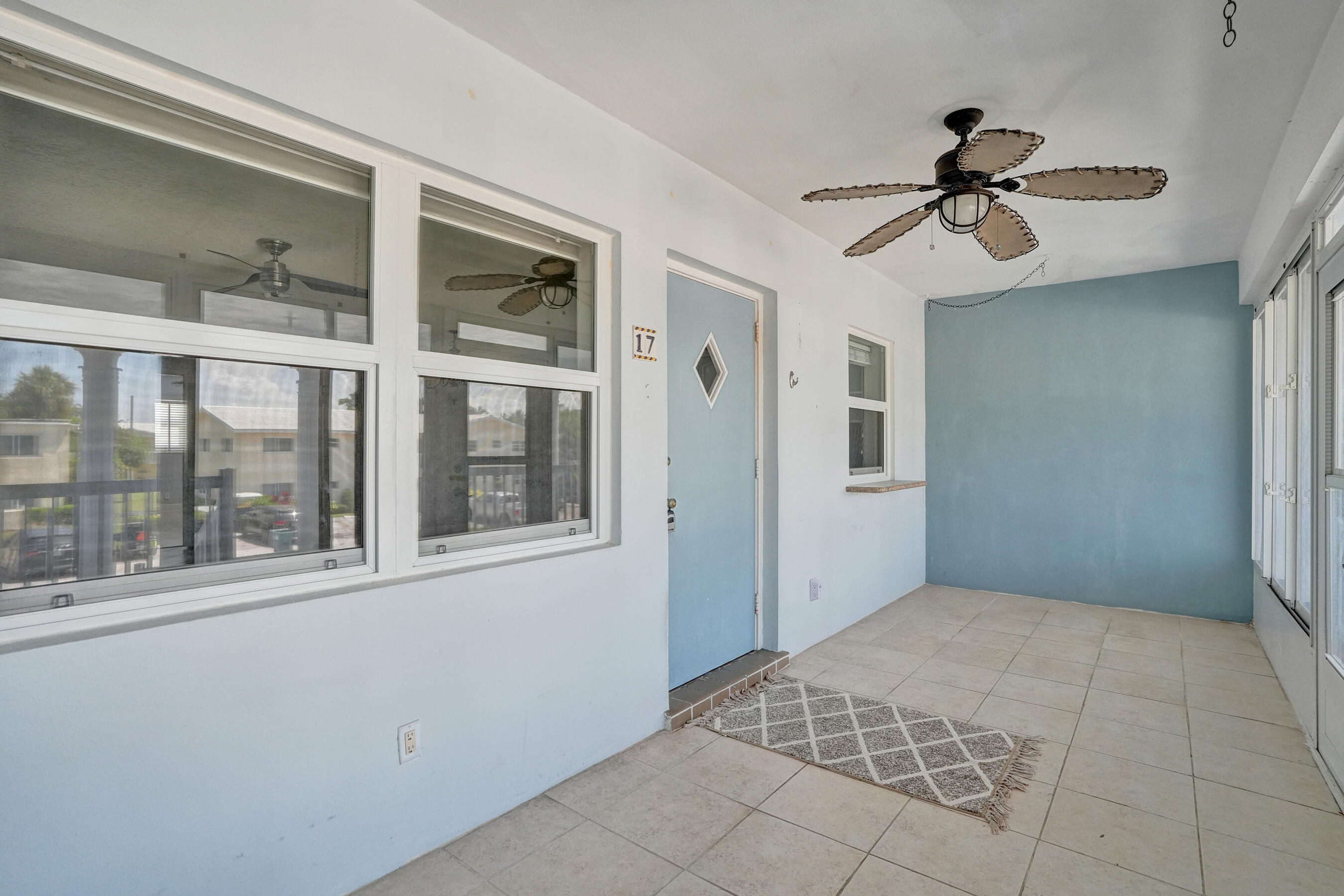 YACHT VIEW CONDO - Residential