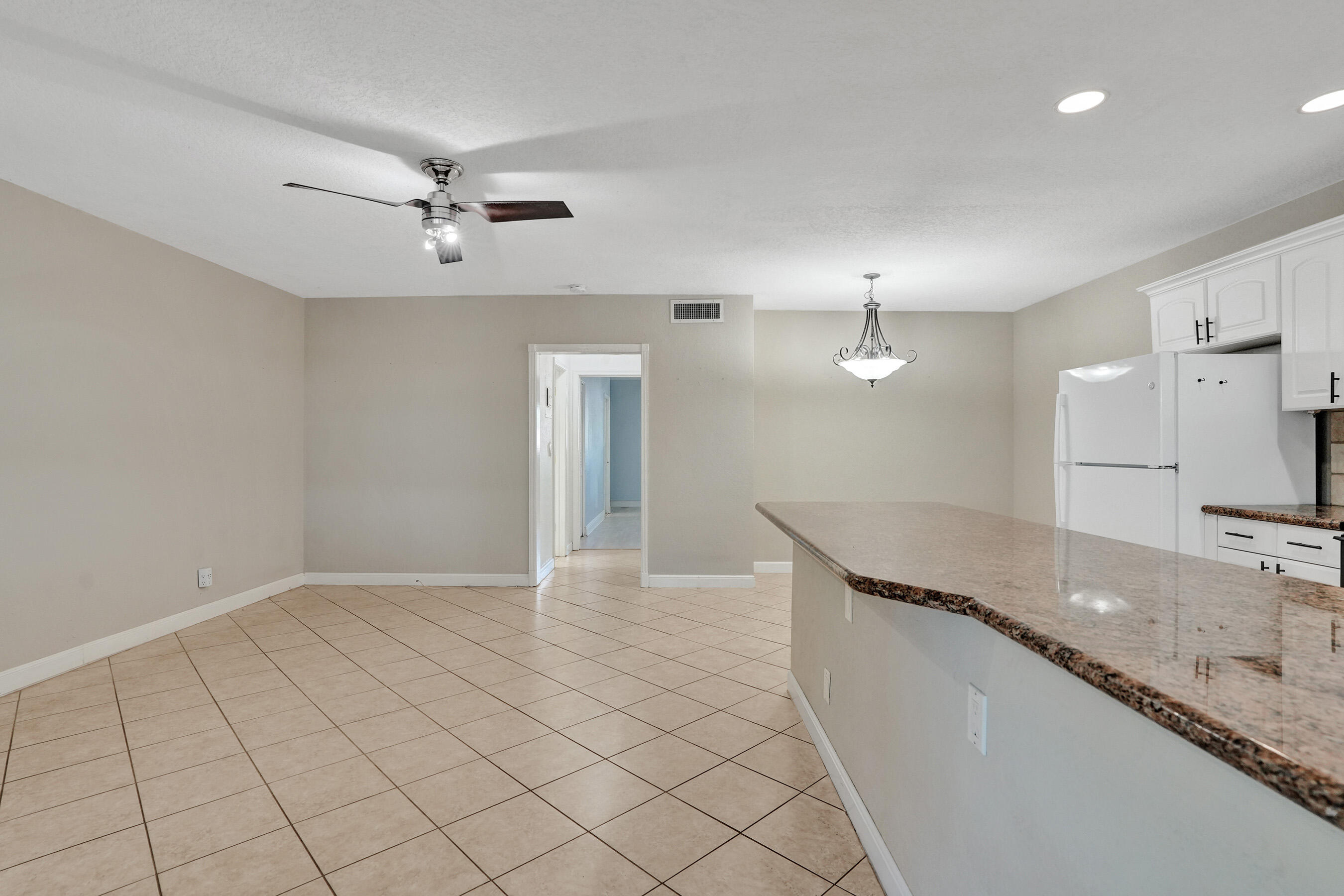 YACHT VIEW CONDO - Residential