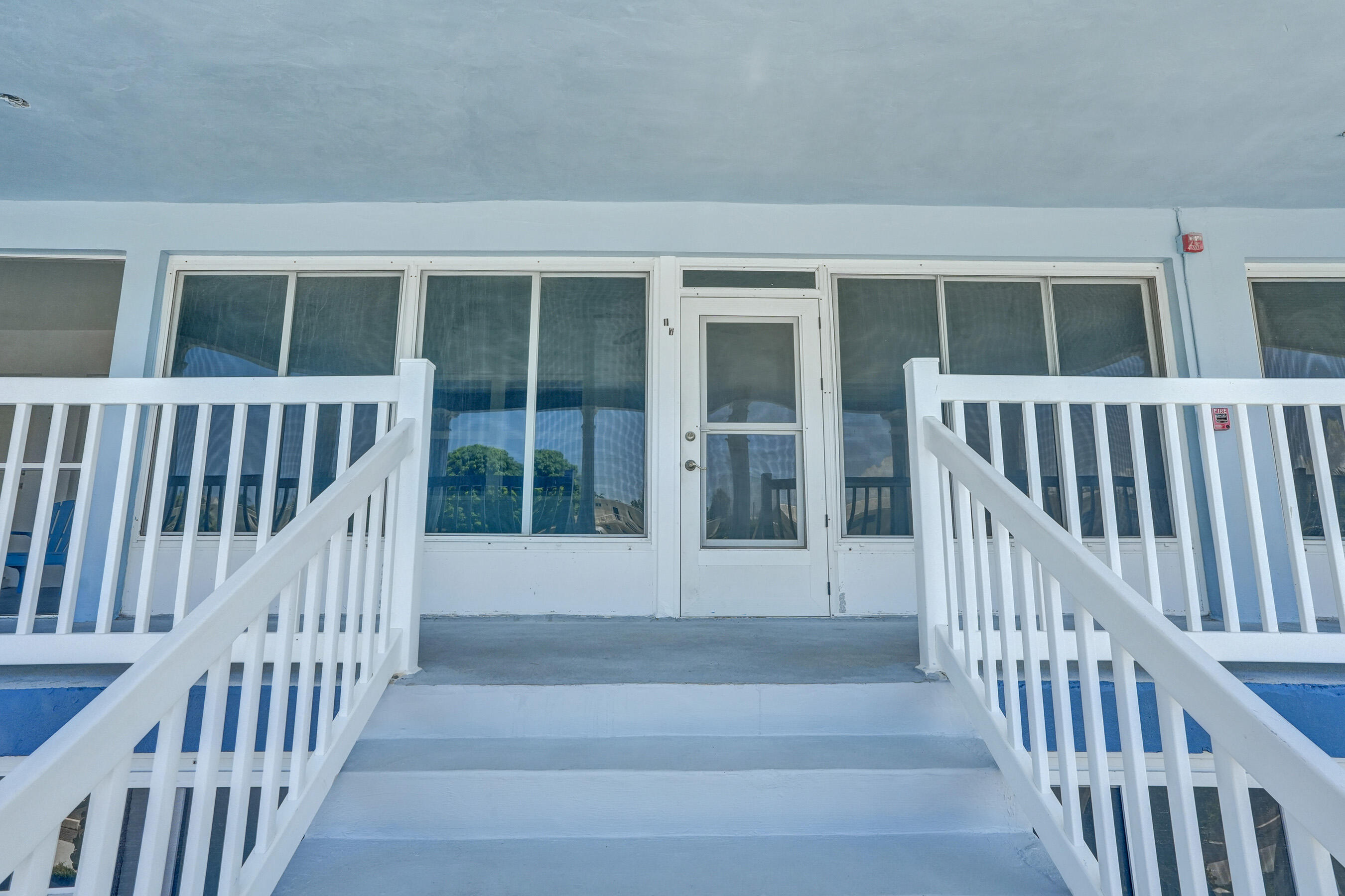 YACHT VIEW CONDO - Residential