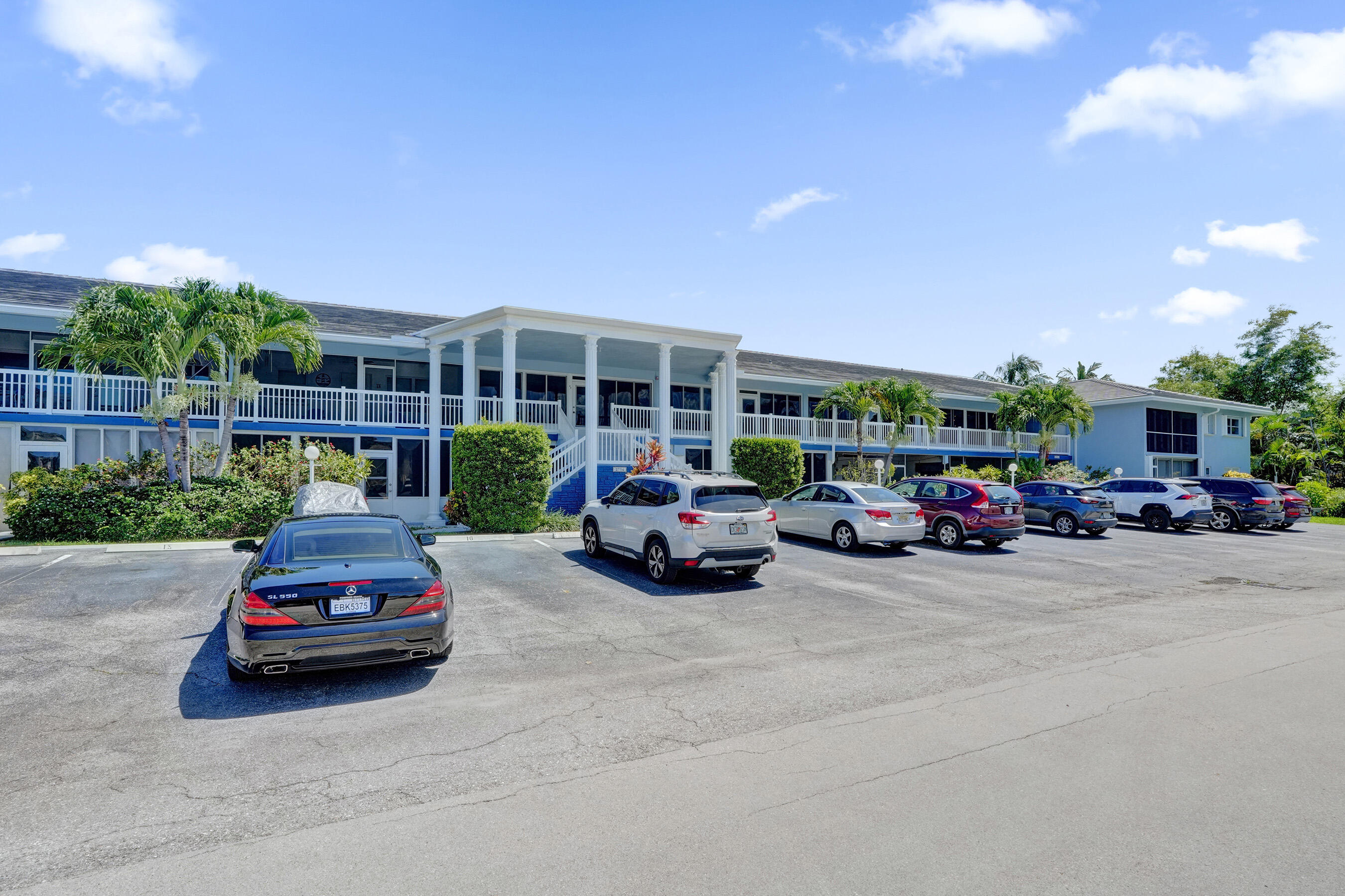 YACHT VIEW CONDO - Residential