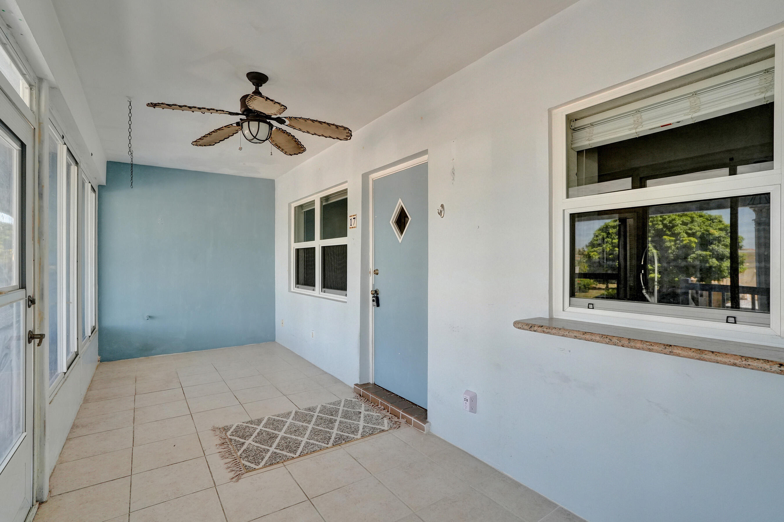 YACHT VIEW CONDO - Residential
