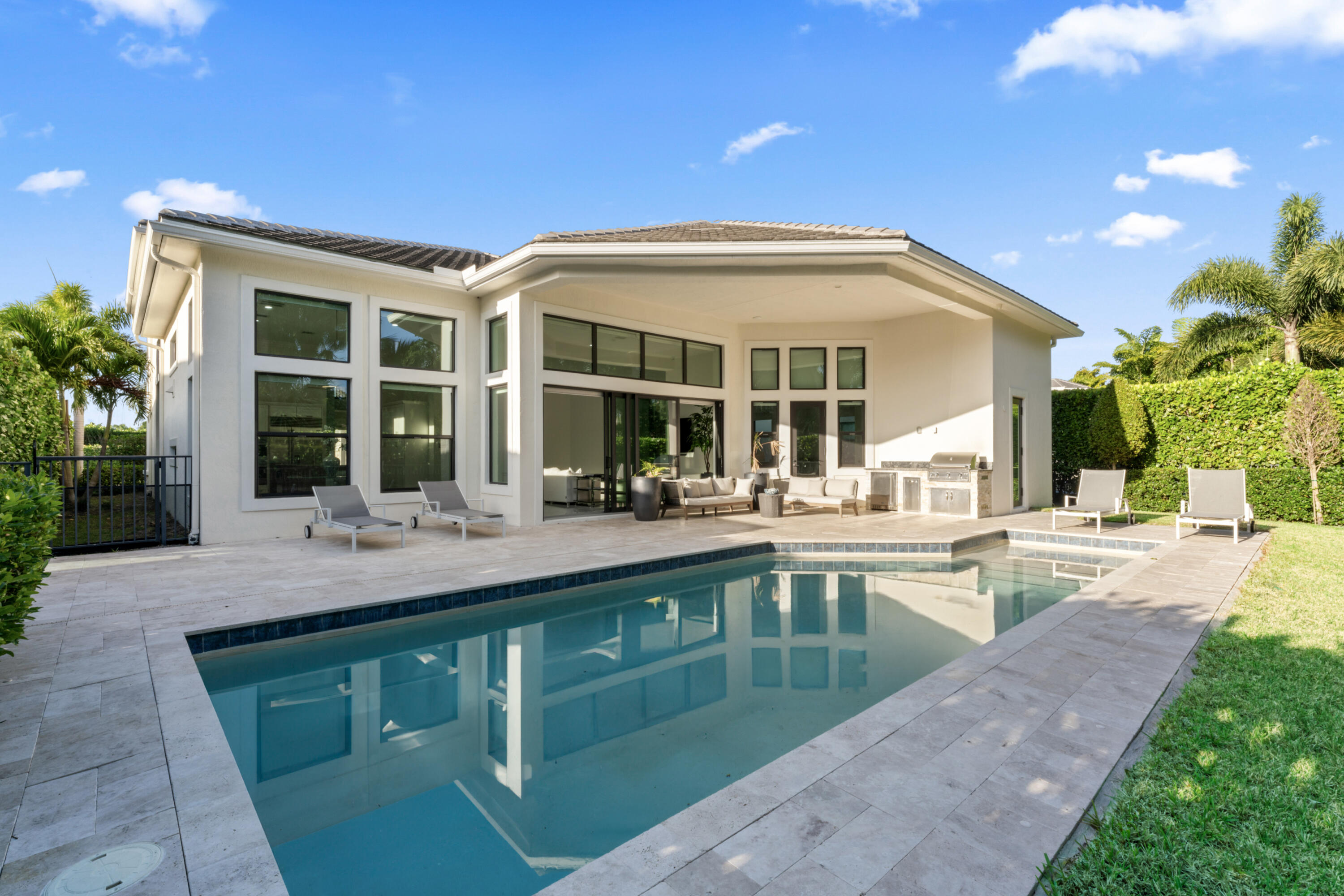 ROYAL PALM POLO PLAT - Residential Lease