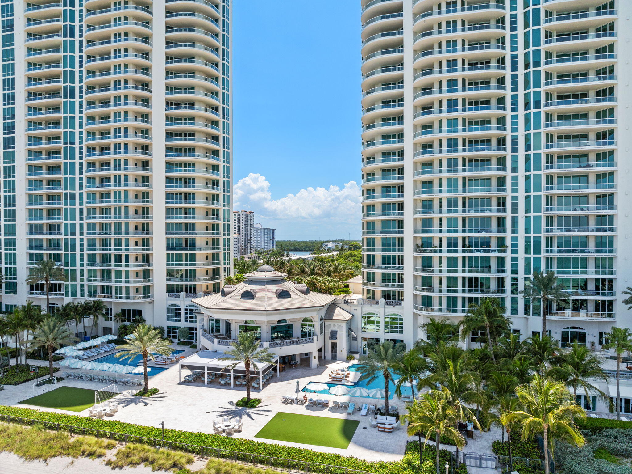 TURNBERRY OCEAN COLONY - Residential