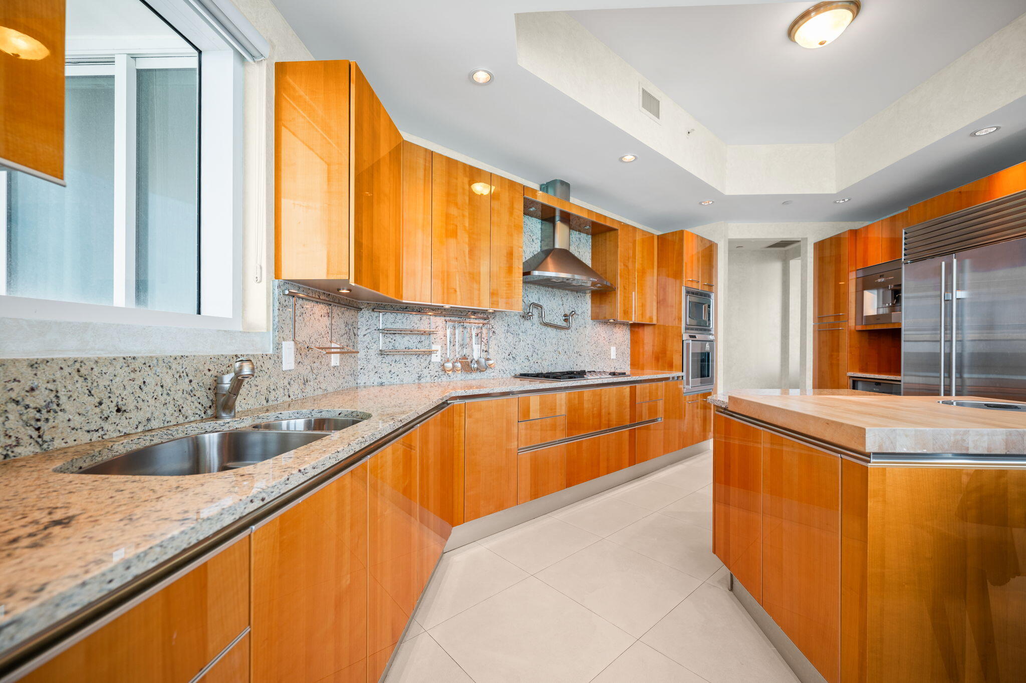 TURNBERRY OCEAN COLONY - Residential