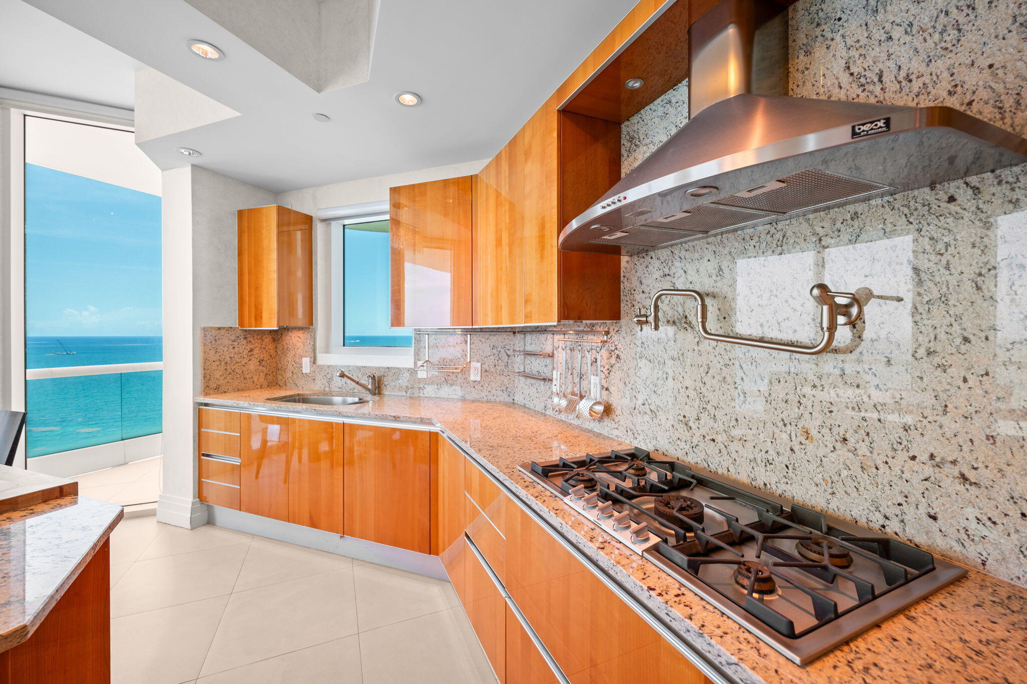 TURNBERRY OCEAN COLONY - Residential