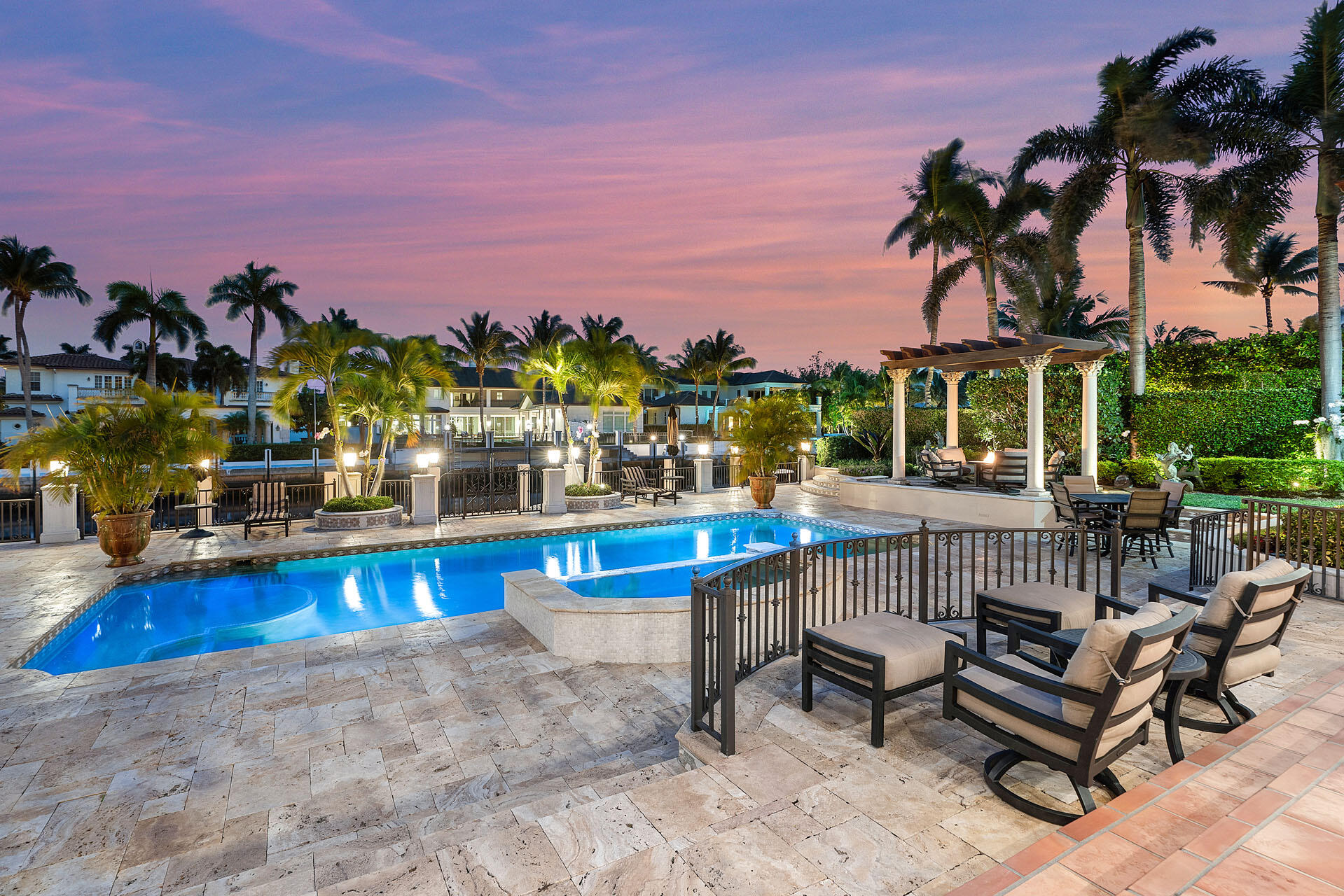 ROYAL PALM YACHT & COUNTRY CLUB - Residential