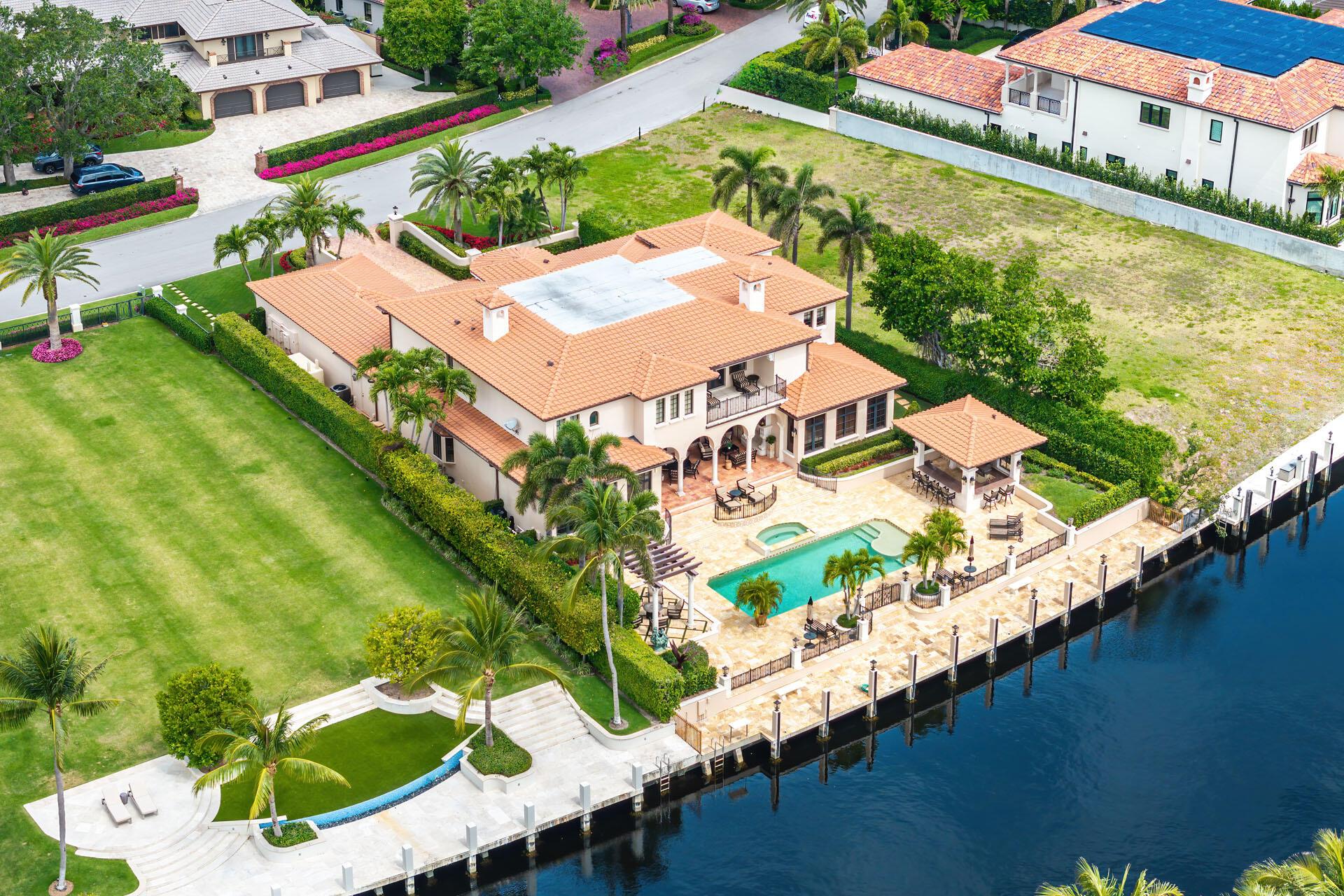 ROYAL PALM YACHT & COUNTRY CLUB - Residential
