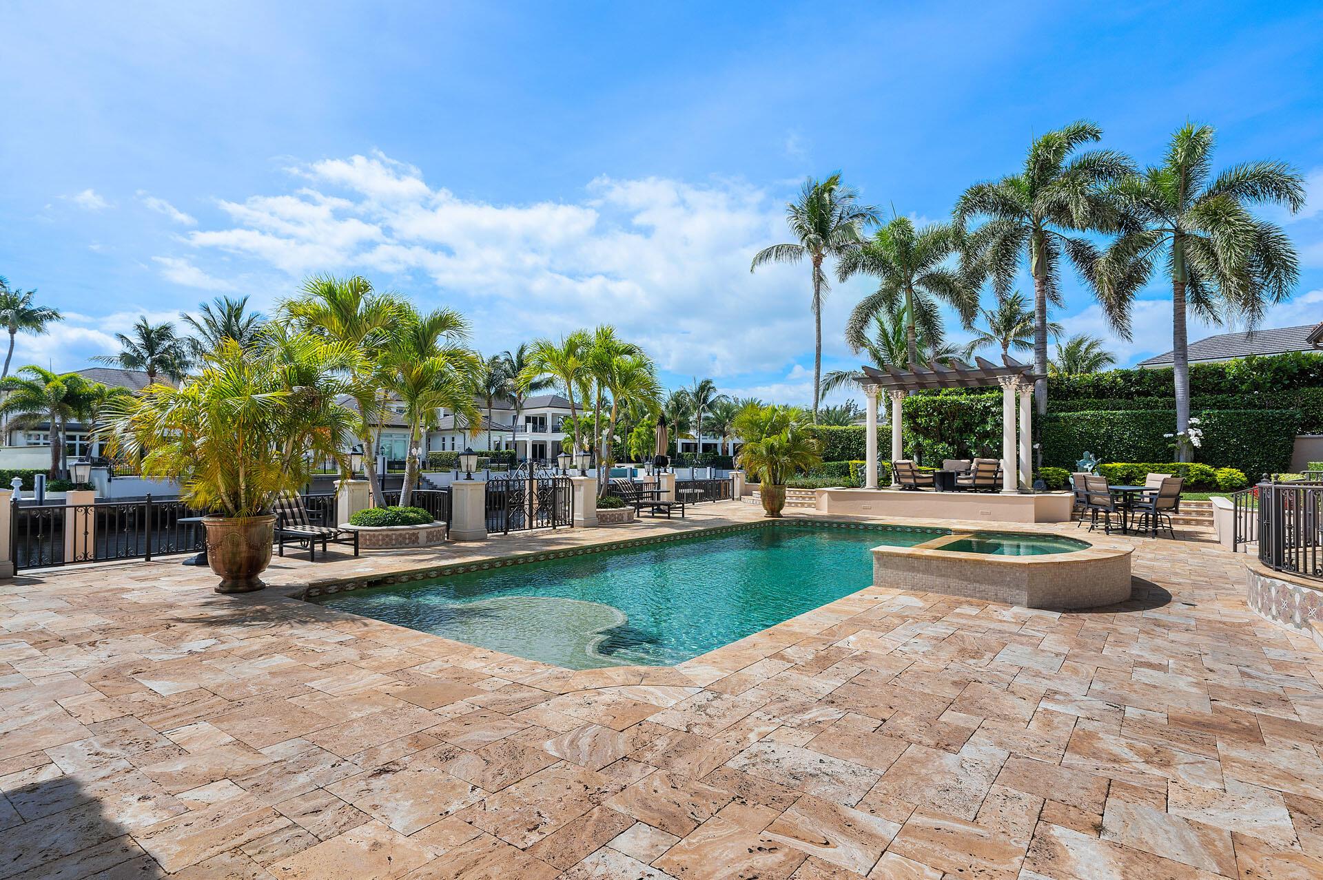 ROYAL PALM YACHT & COUNTRY CLUB - Residential