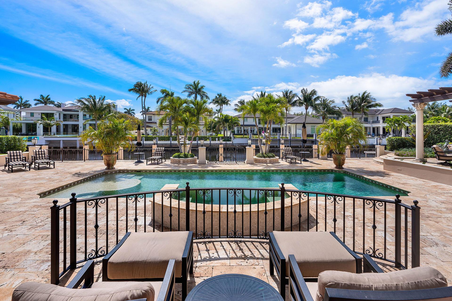 ROYAL PALM YACHT & COUNTRY CLUB - Residential