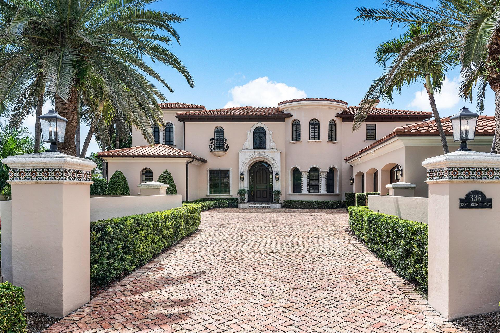 ROYAL PALM YACHT & COUNTRY CLUB - Residential