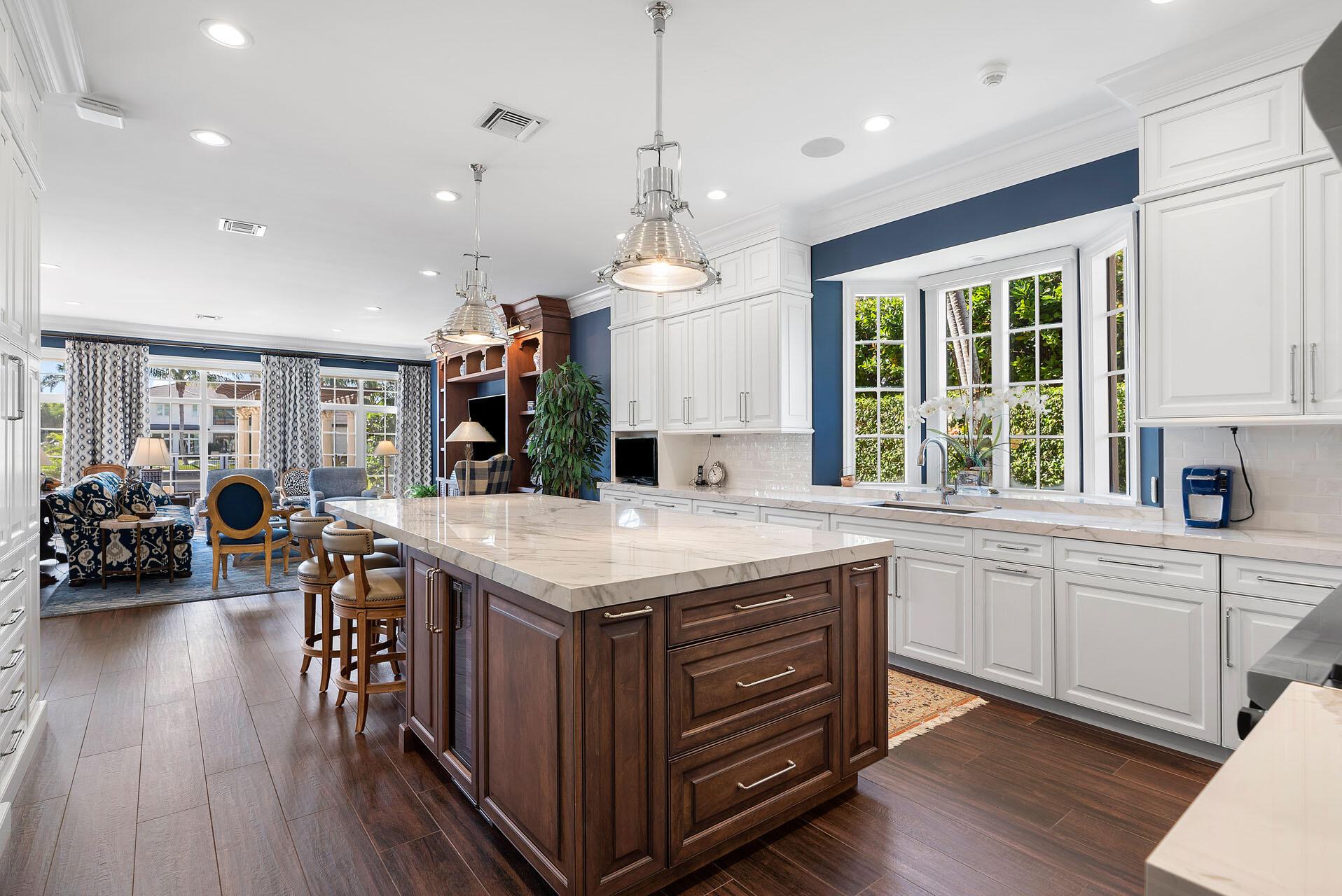 ROYAL PALM YACHT & COUNTRY CLUB - Residential