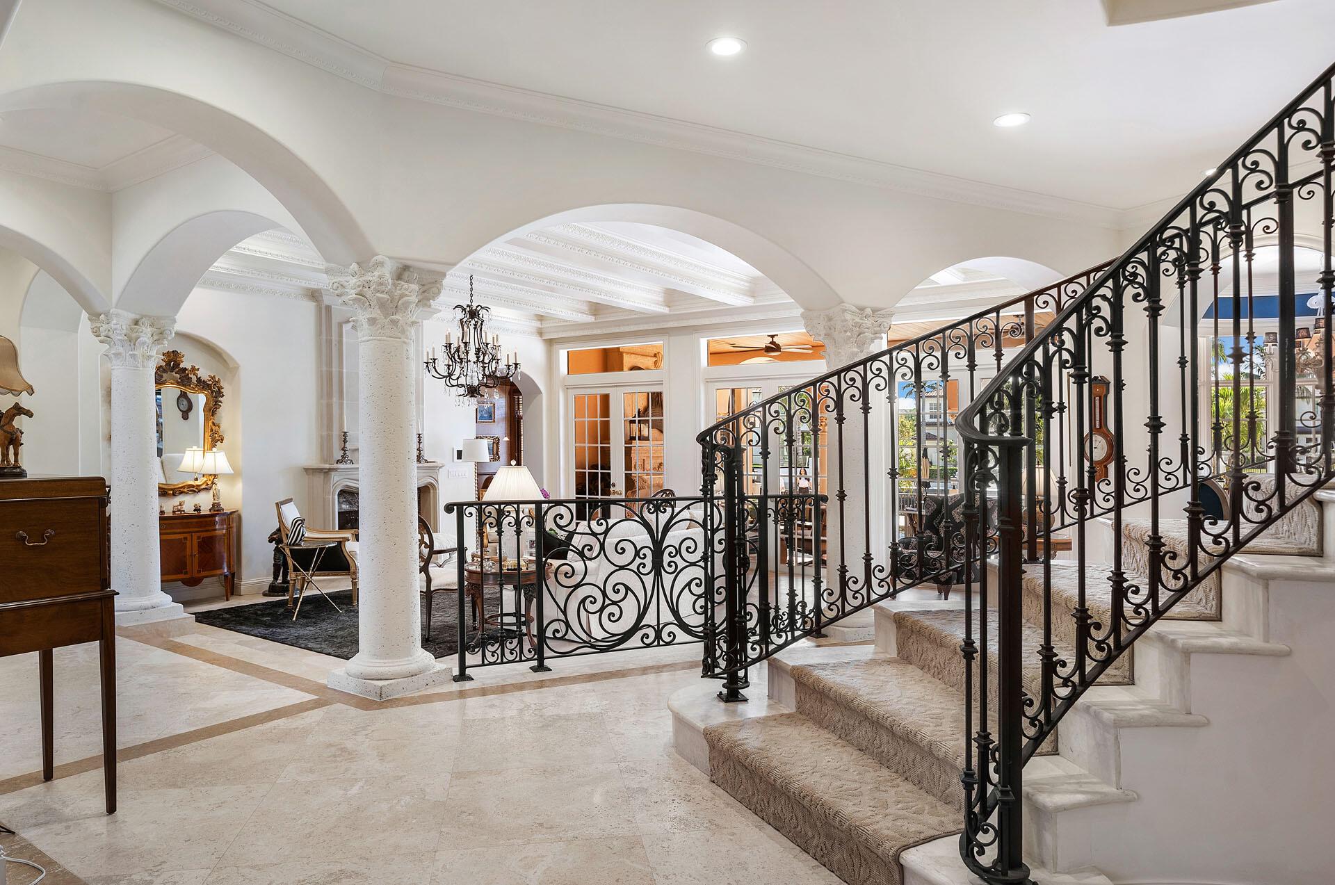 ROYAL PALM YACHT & COUNTRY CLUB - Residential