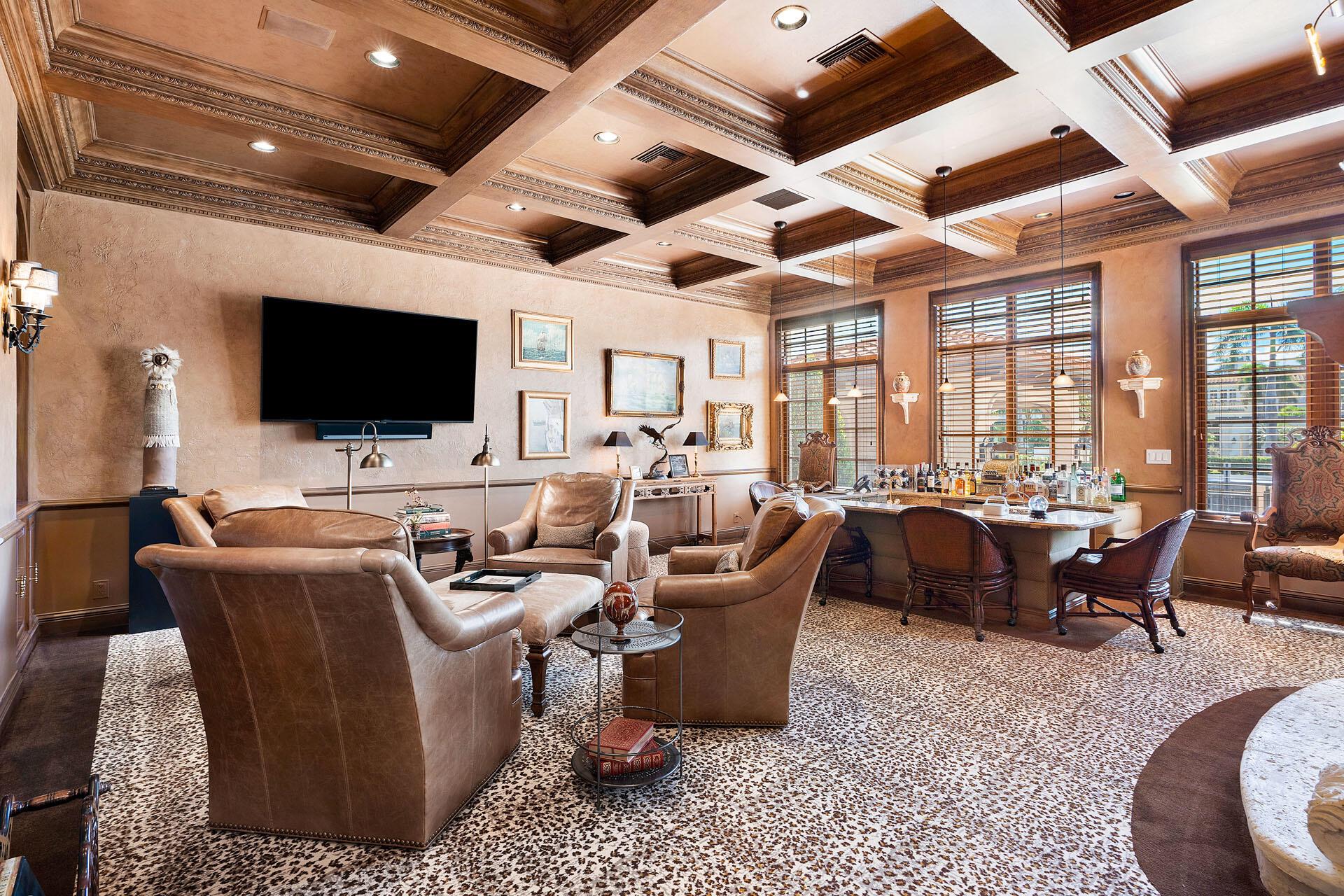ROYAL PALM YACHT & COUNTRY CLUB - Residential