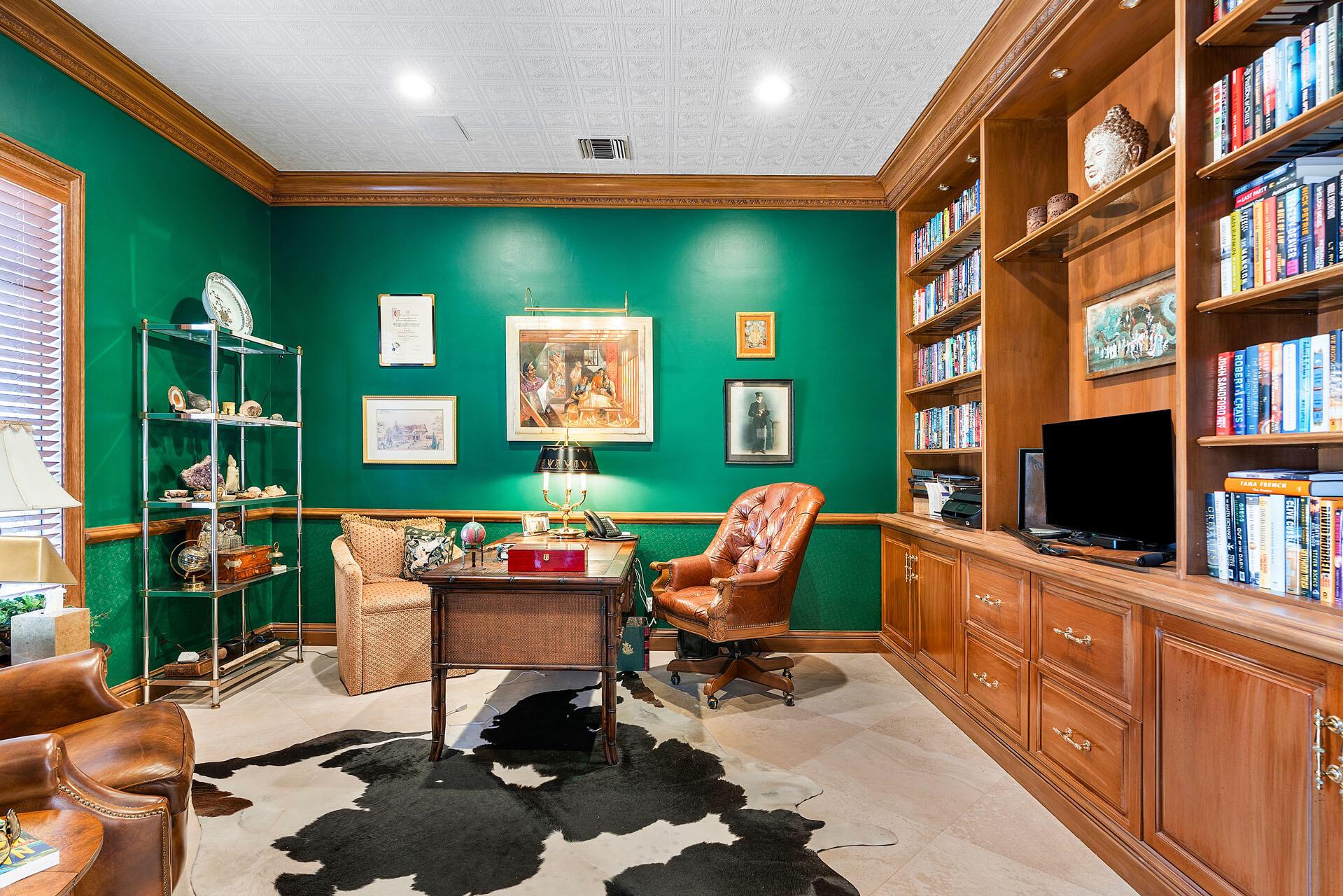 ROYAL PALM YACHT & COUNTRY CLUB - Residential