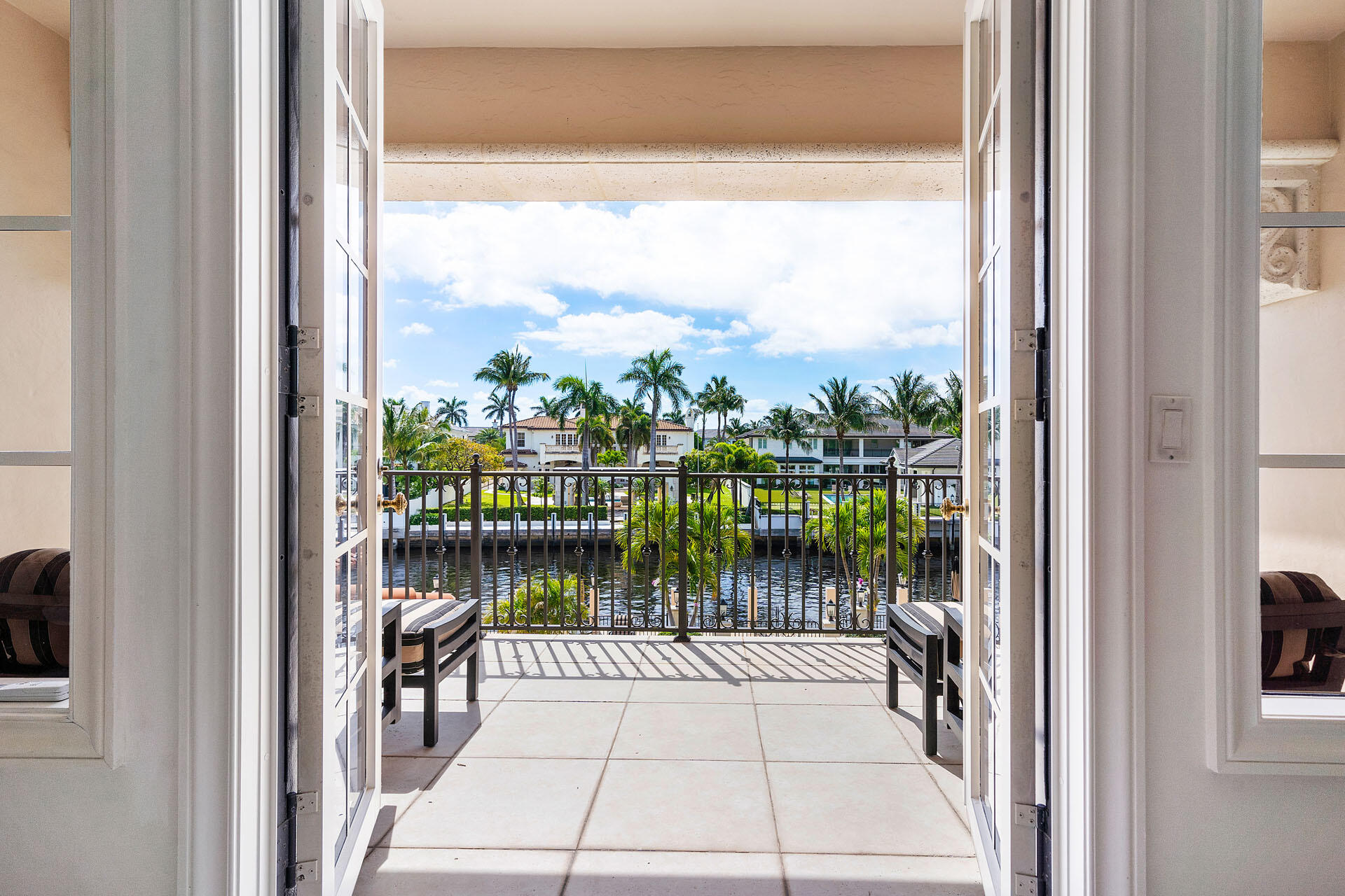 ROYAL PALM YACHT & COUNTRY CLUB - Residential