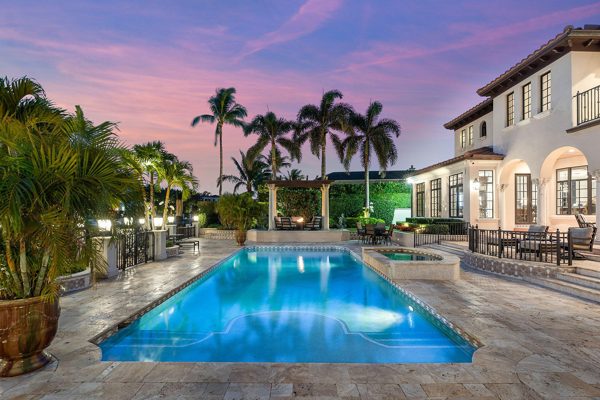 ROYAL PALM YACHT & COUNTRY CLUB - Residential