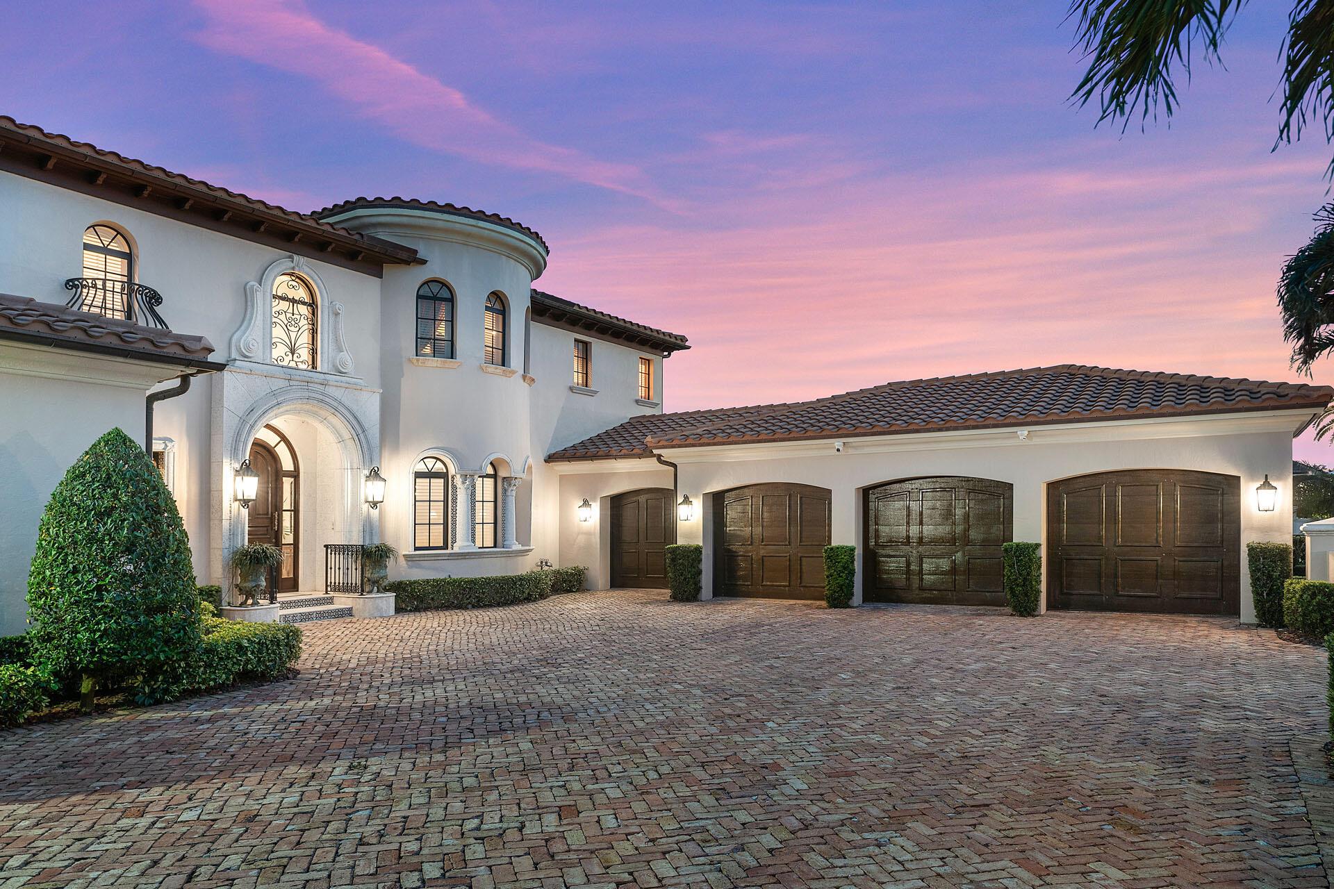 ROYAL PALM YACHT & COUNTRY CLUB - Residential