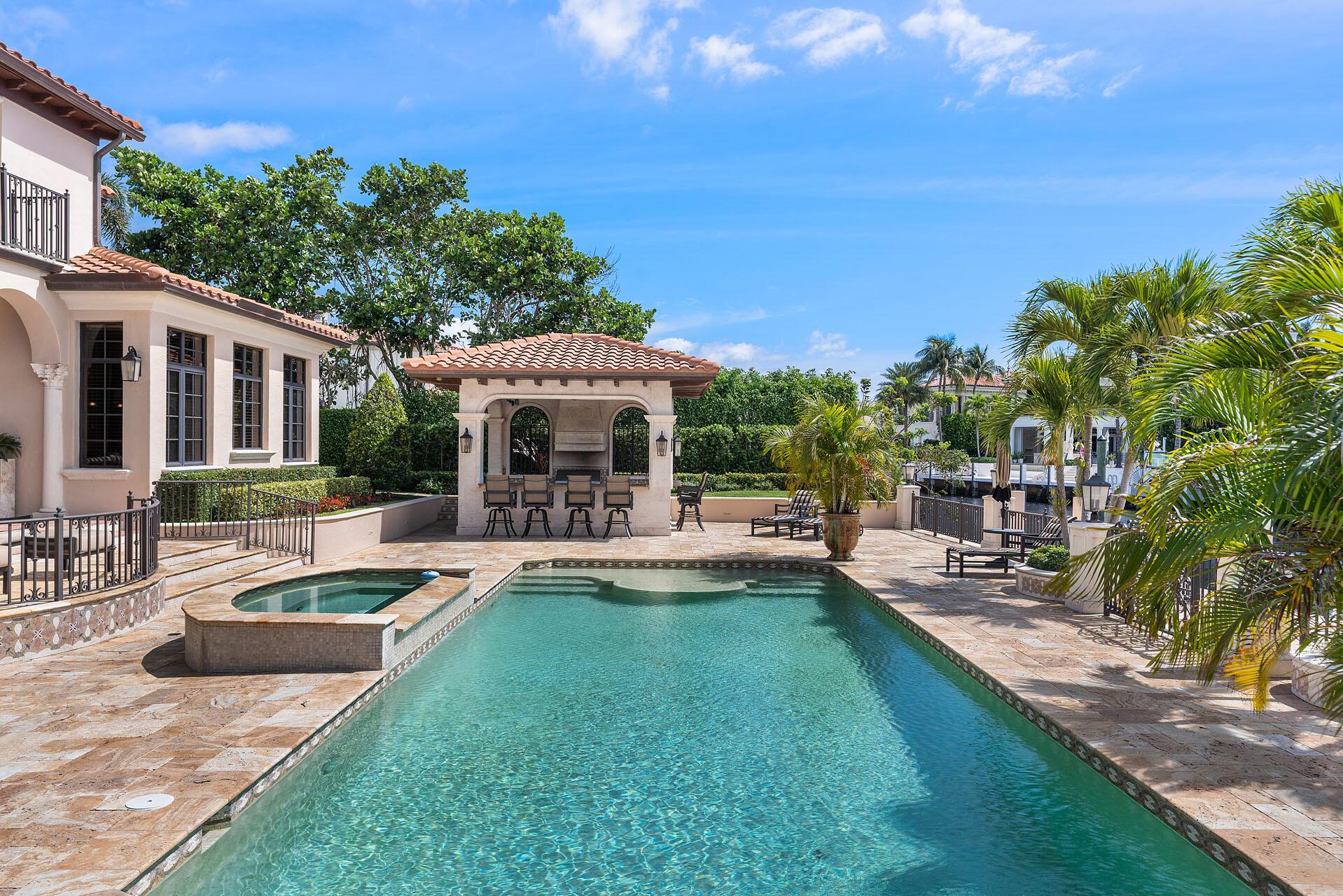 ROYAL PALM YACHT & COUNTRY CLUB - Residential